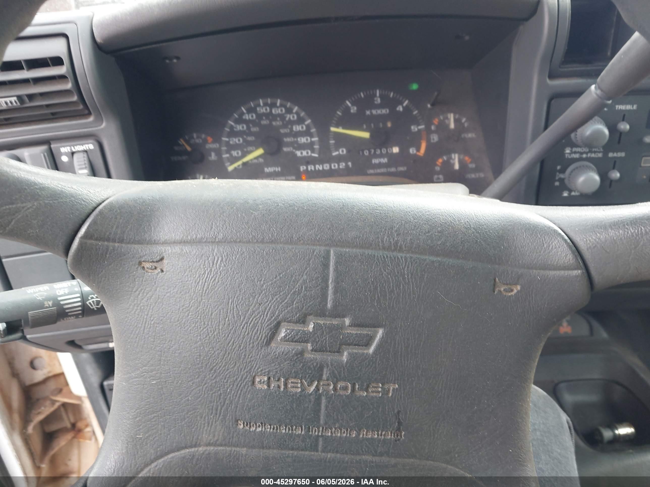 1996 Chevrolet S Truck S10 White vin: 1GCDT14X8T8123444