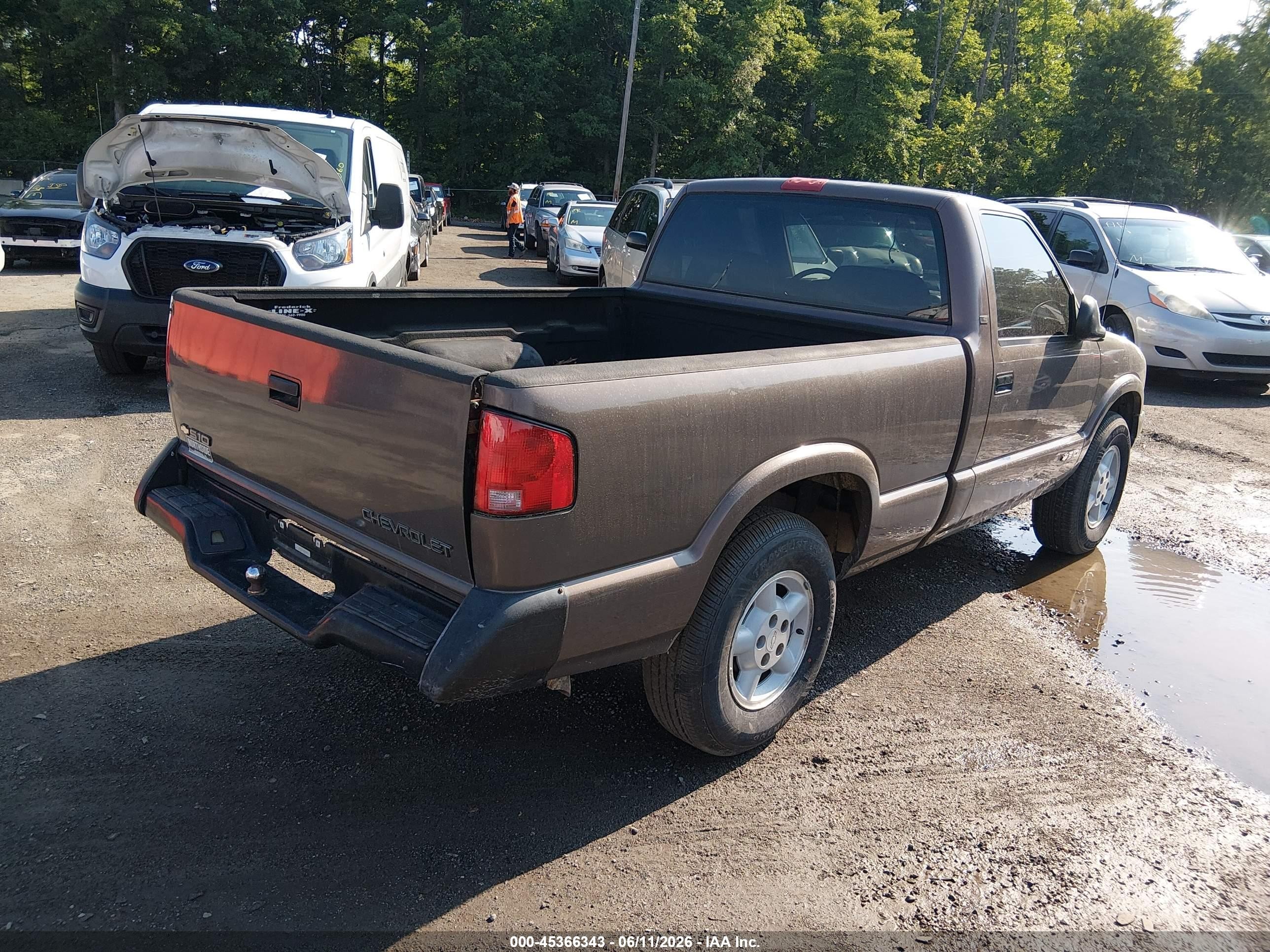 1997 Chevrolet S-10 Ls Brown vin: 1GCDT14X8V8104301