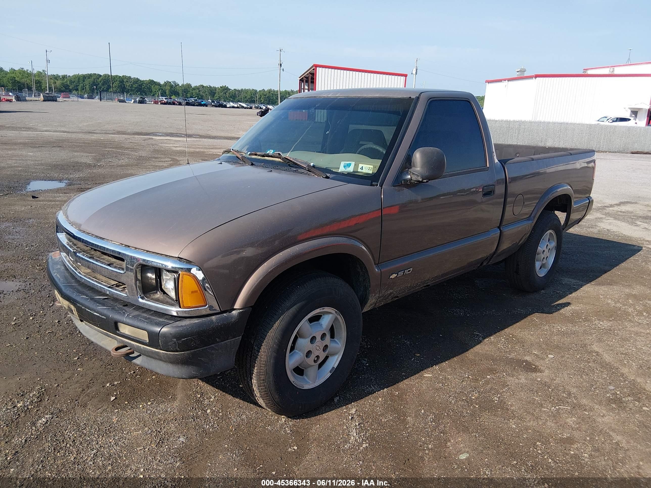 1997 Chevrolet S-10 Ls Brown vin: 1GCDT14X8V8104301