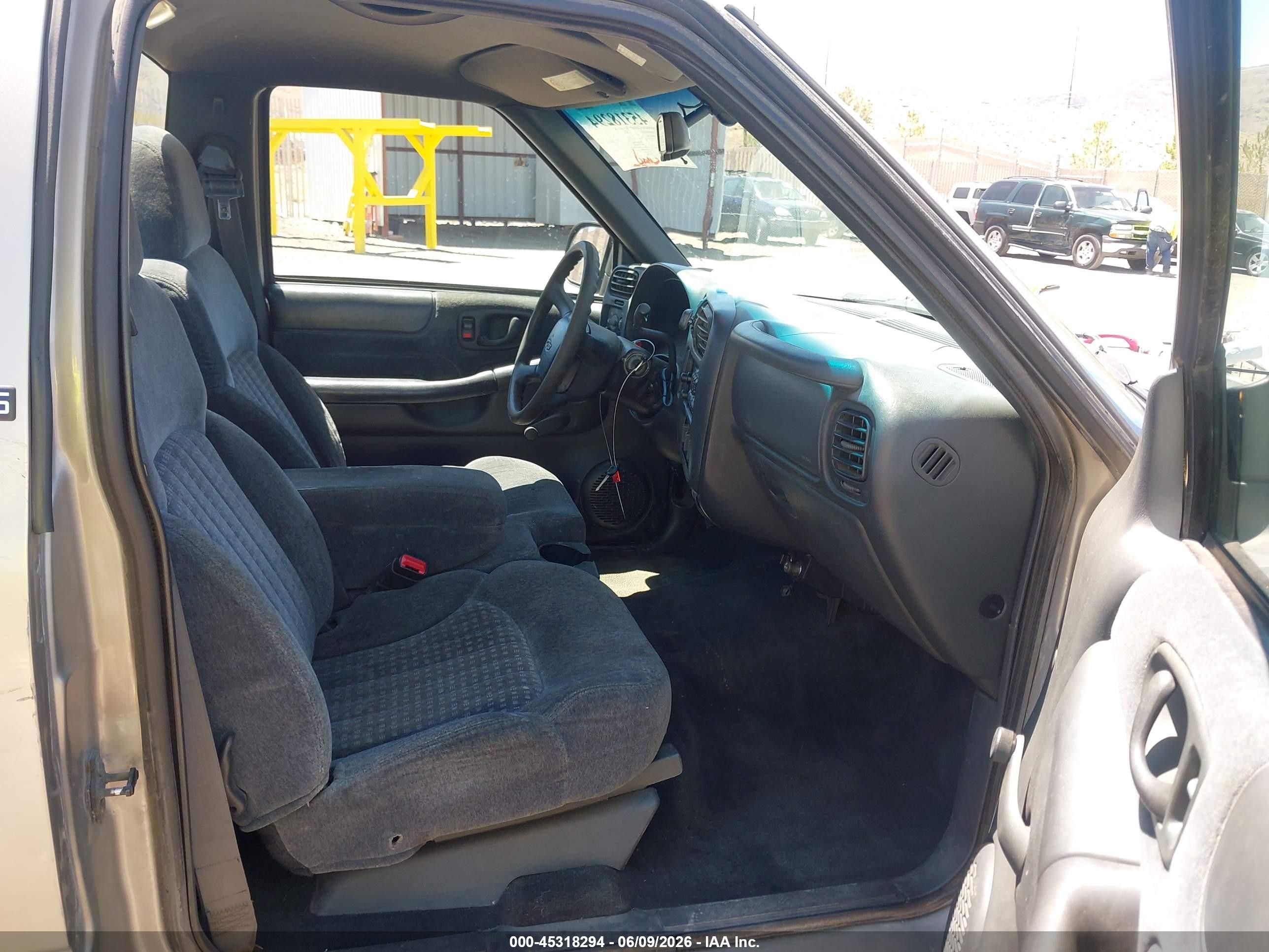 1999 Chevrolet S-10 Ls Золотой vin: 1GCDT14X8XK176203