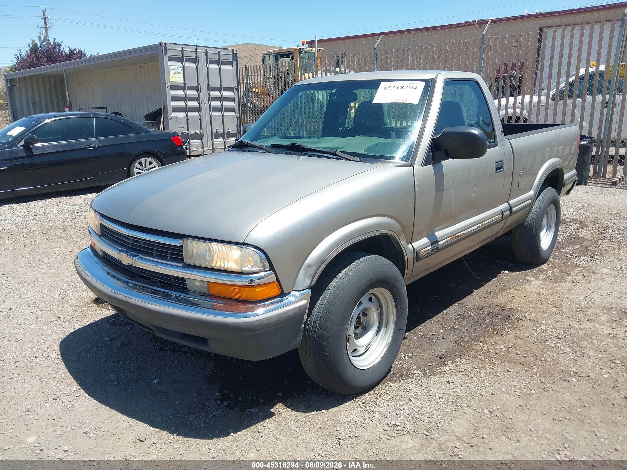 1999 Chevrolet S-10 Ls Золотой vin: 1GCDT14X8XK176203