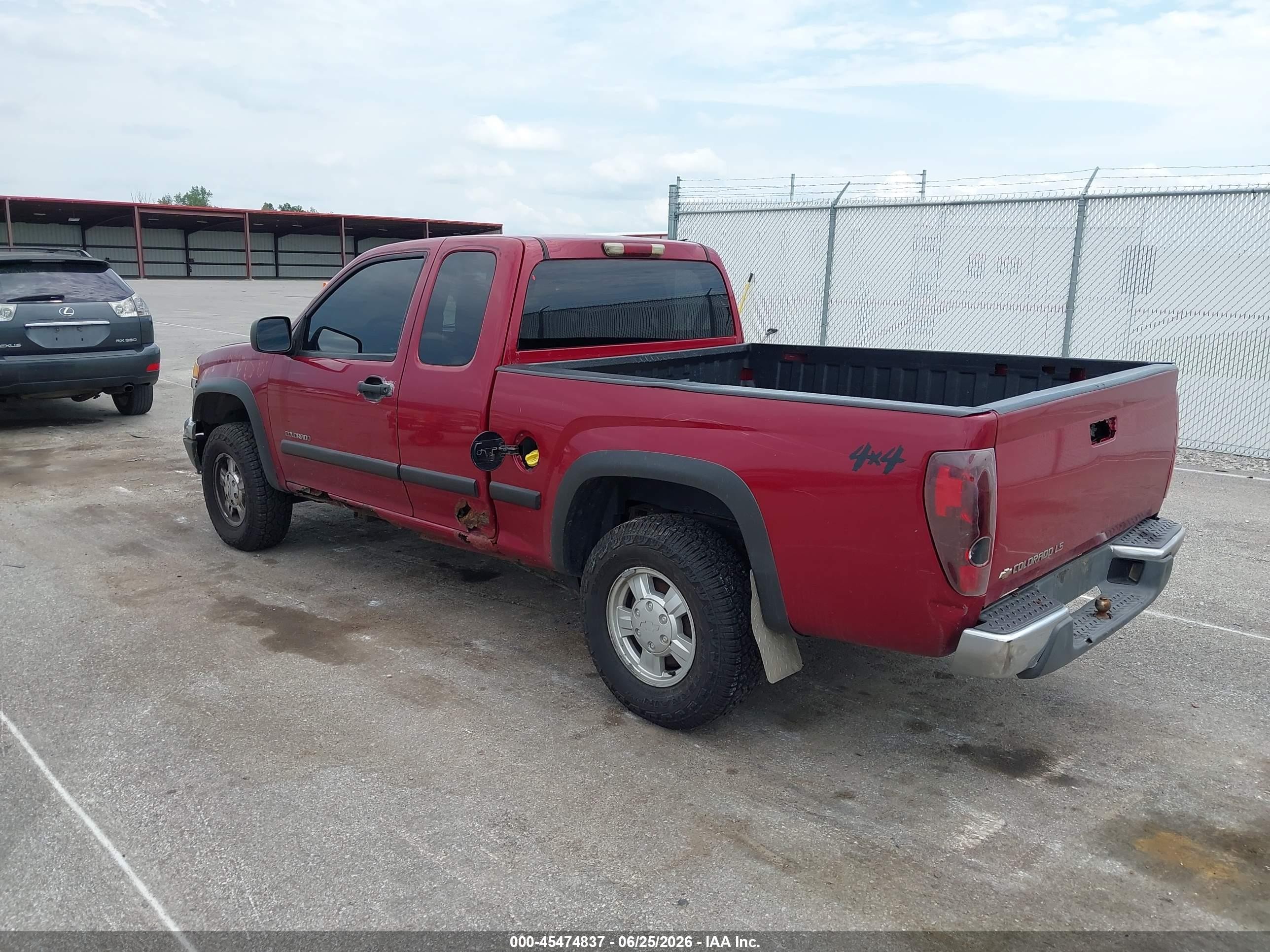 2004 Chevrolet Colorado Ls Red vin: 1GCDT196048193537