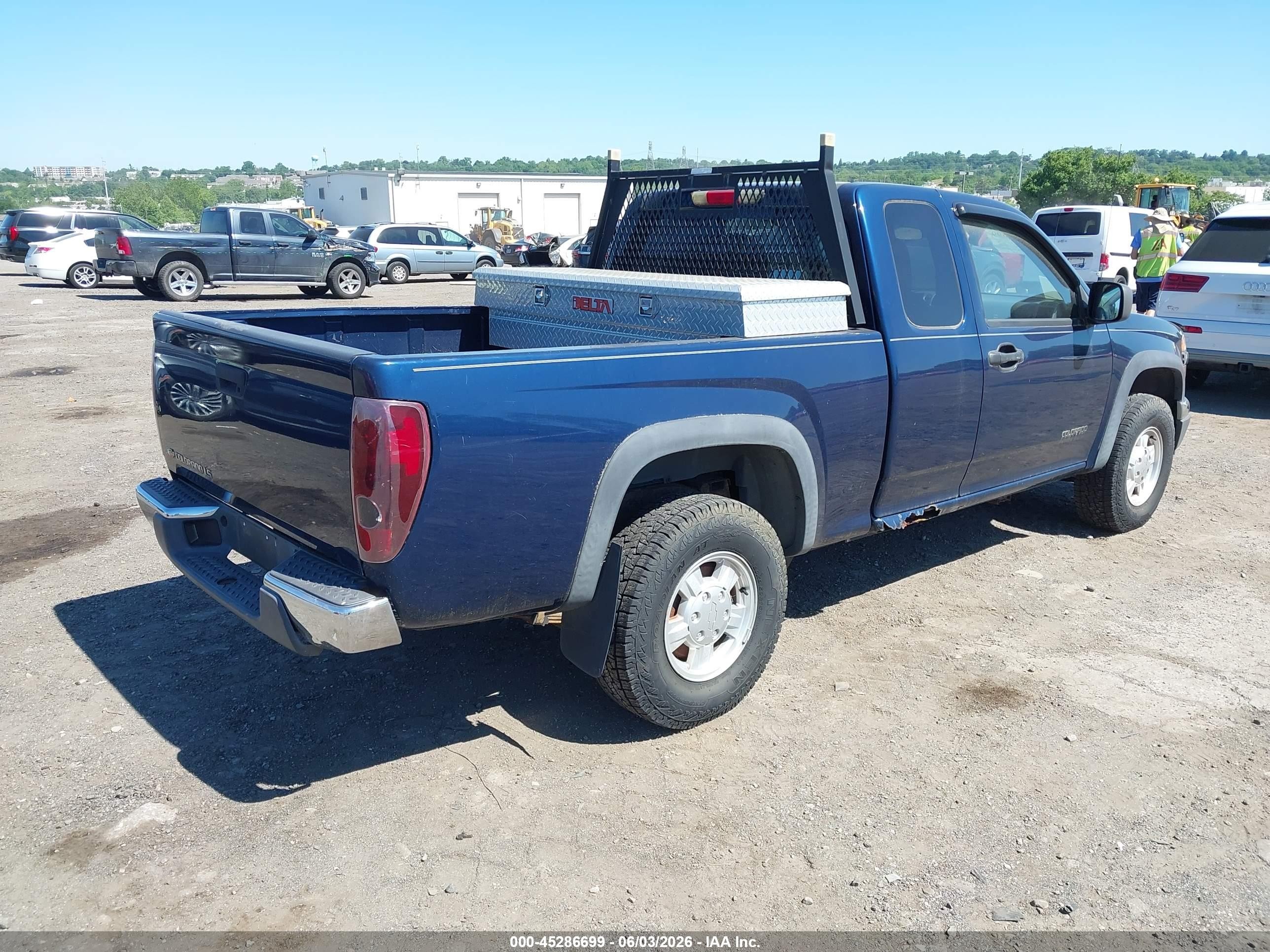 2004 Chevrolet Colorado Ls Blue vin: 1GCDT196048195871