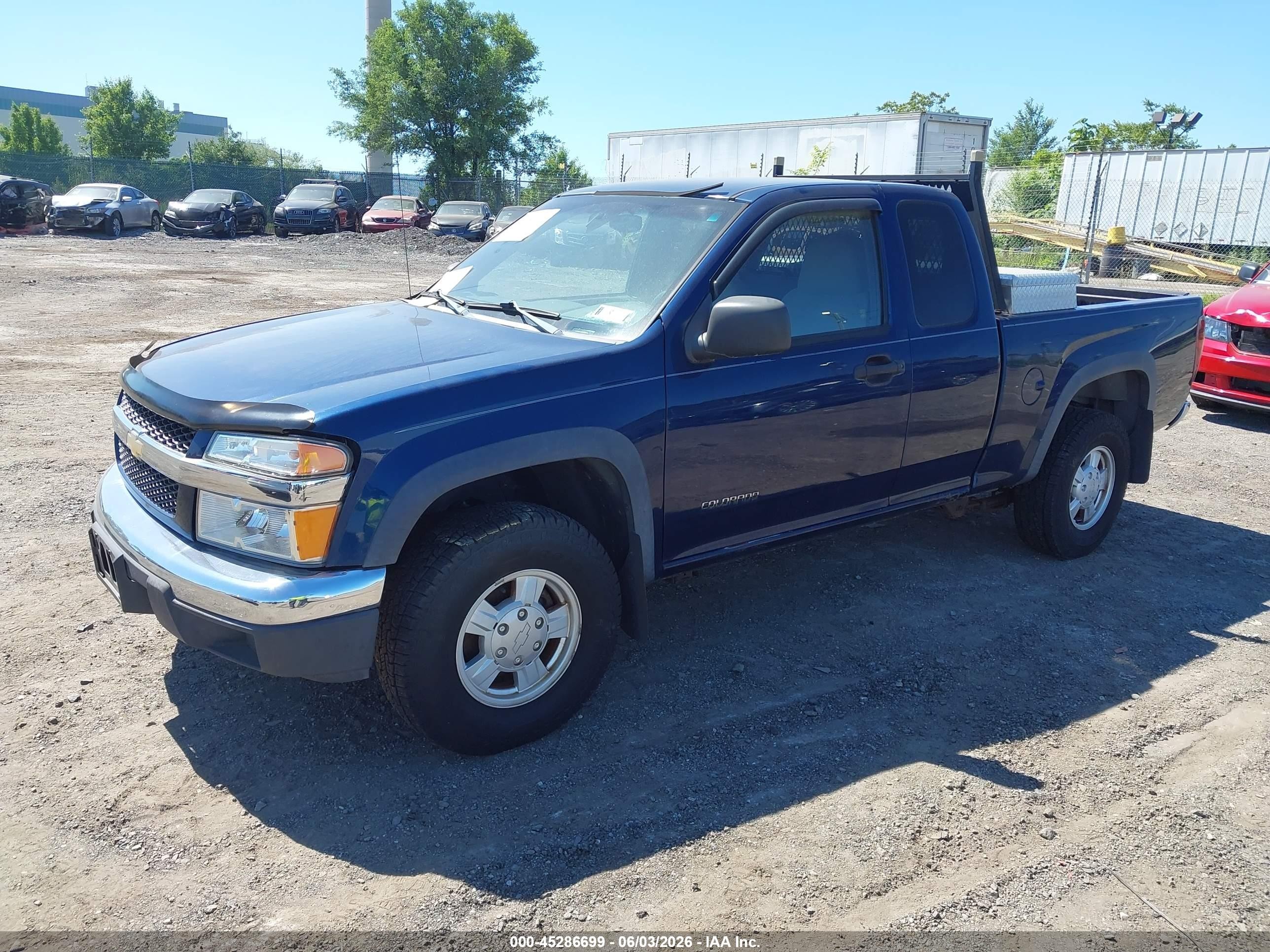 2004 Chevrolet Colorado Ls Blue vin: 1GCDT196048195871