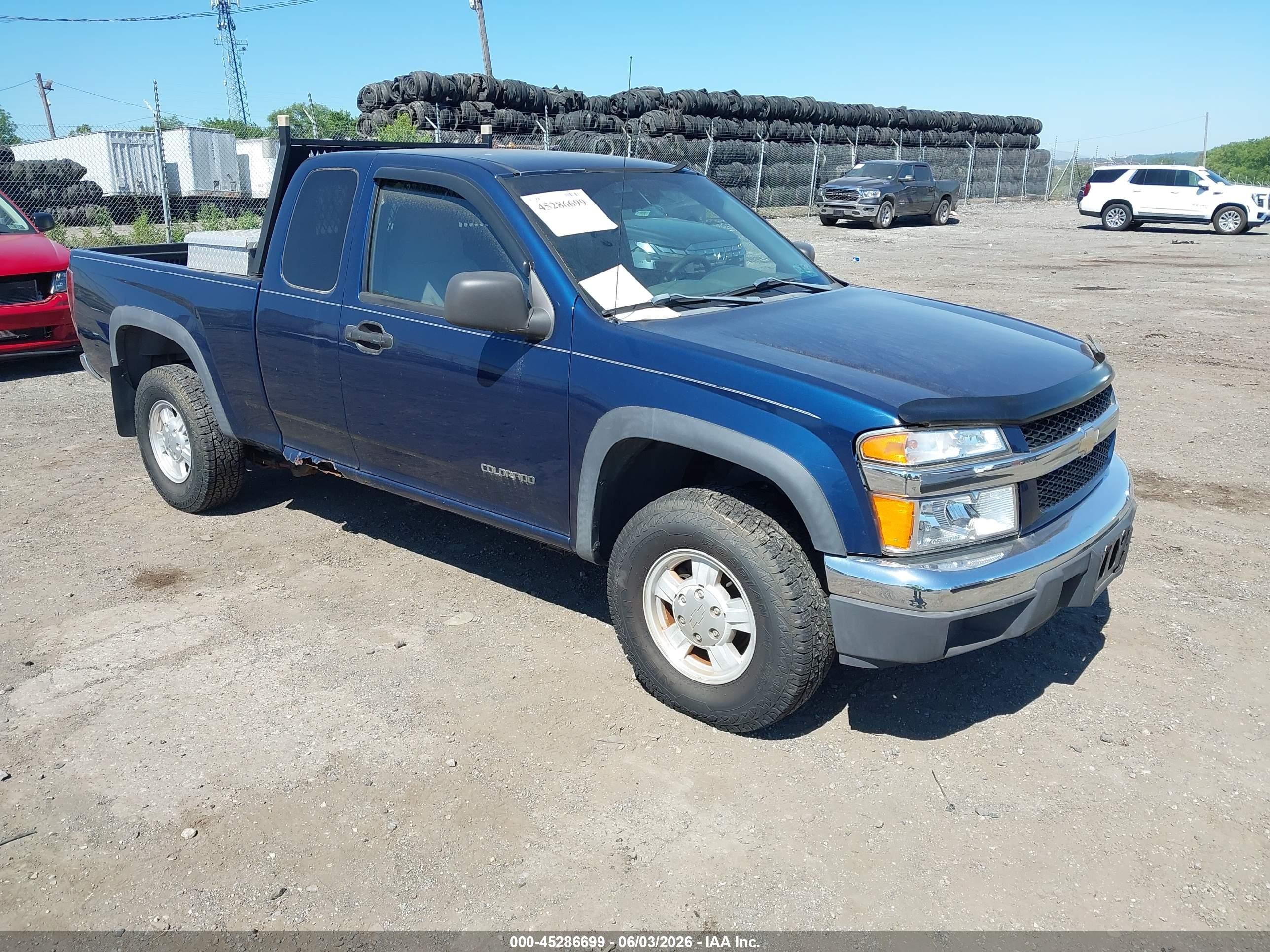 2004 Chevrolet Colorado Ls Blue vin: 1GCDT196048195871