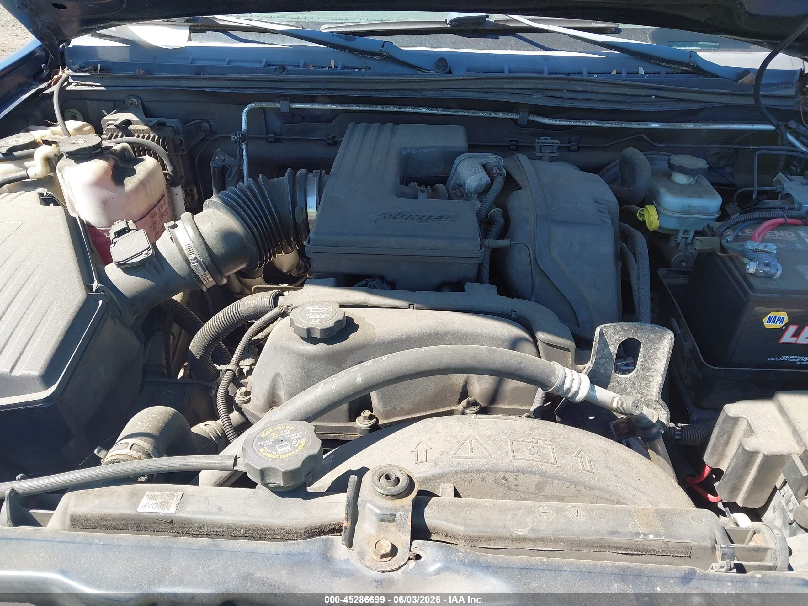 2004 Chevrolet Colorado Ls Blue vin: 1GCDT196048195871