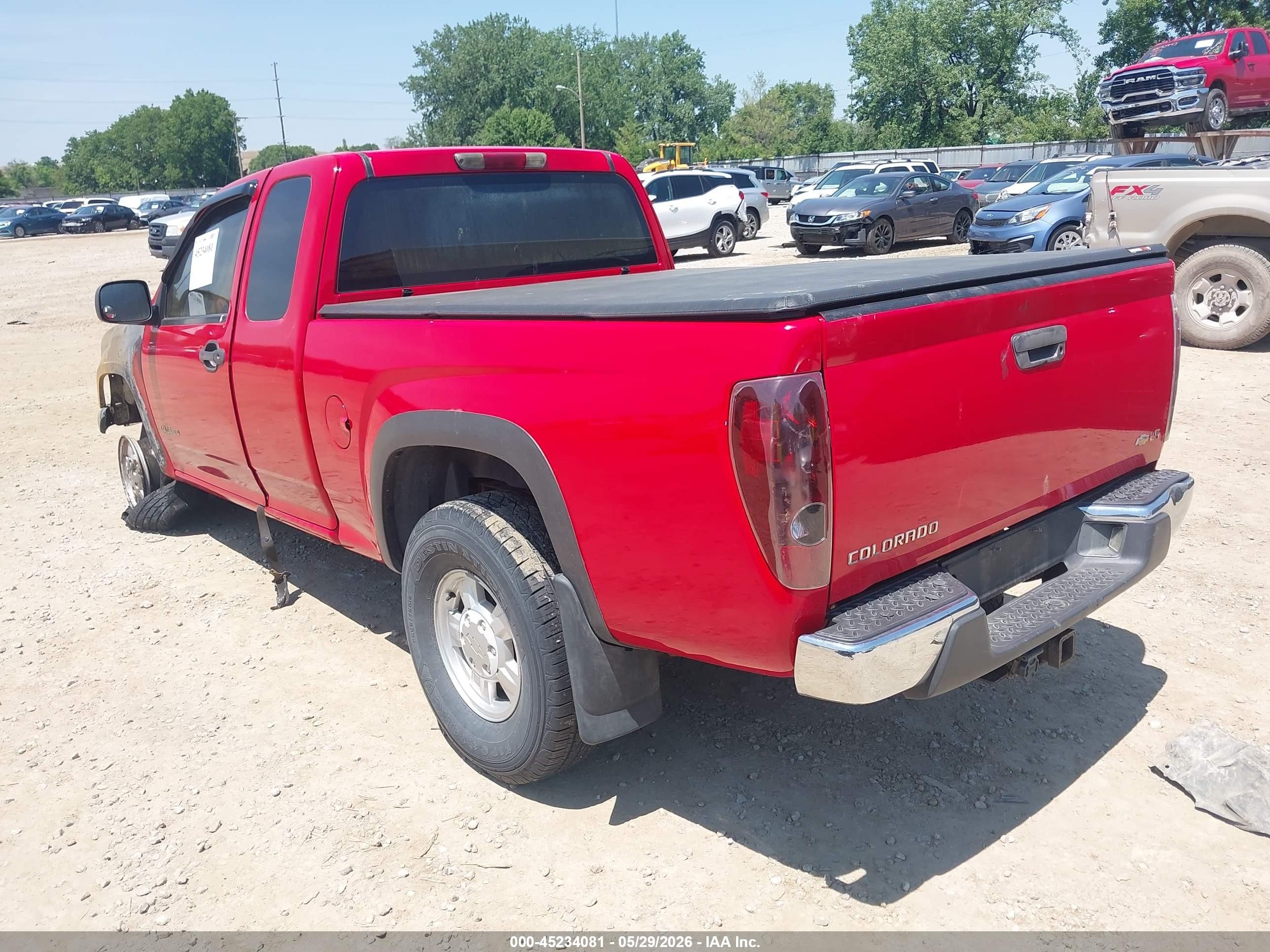 2004 Chevrolet Colorado Ls Red vin: 1GCDT196248145845