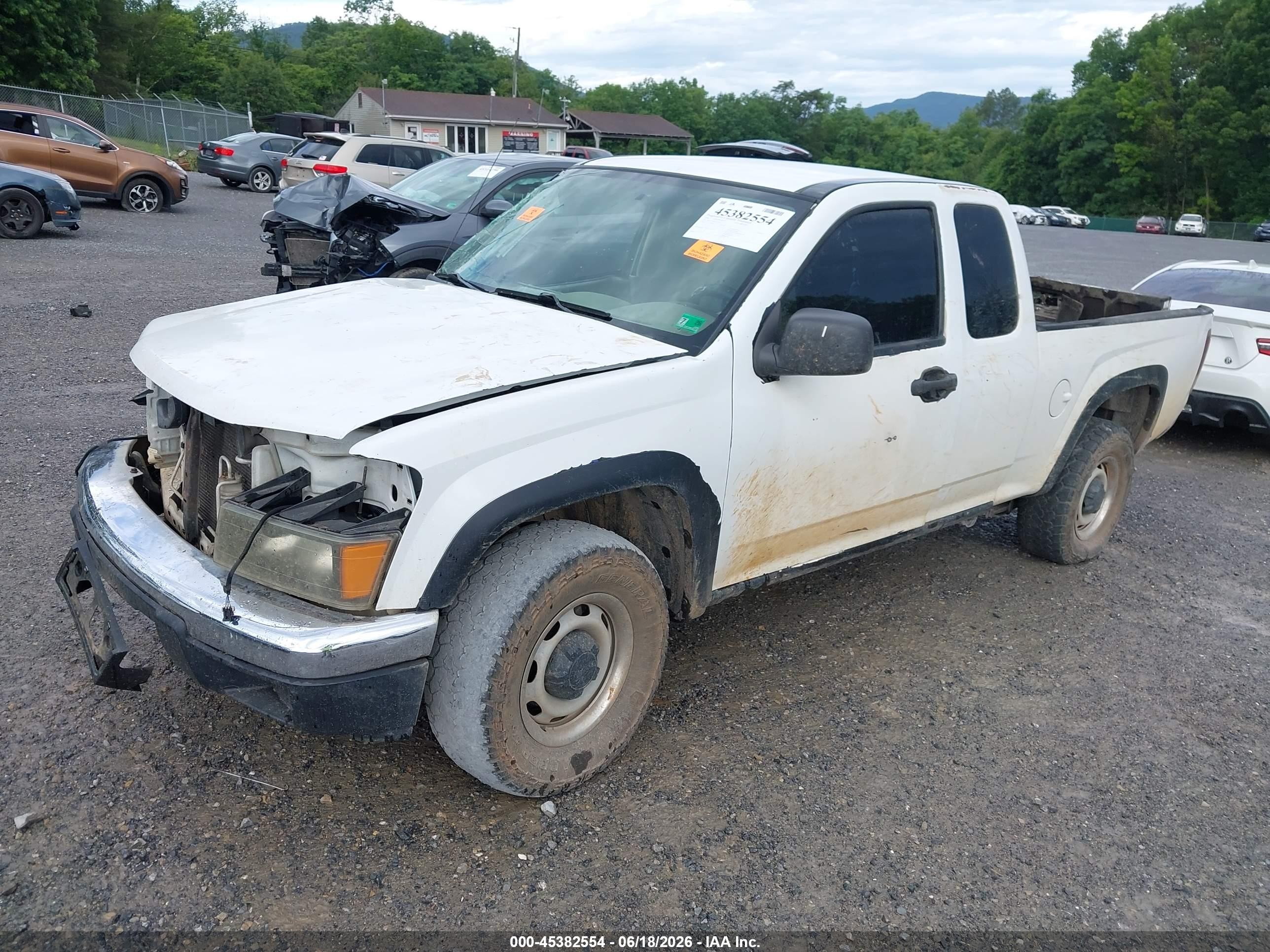 2006 Chevrolet Colorado Work Truck White vin: 1GCDT196268216514