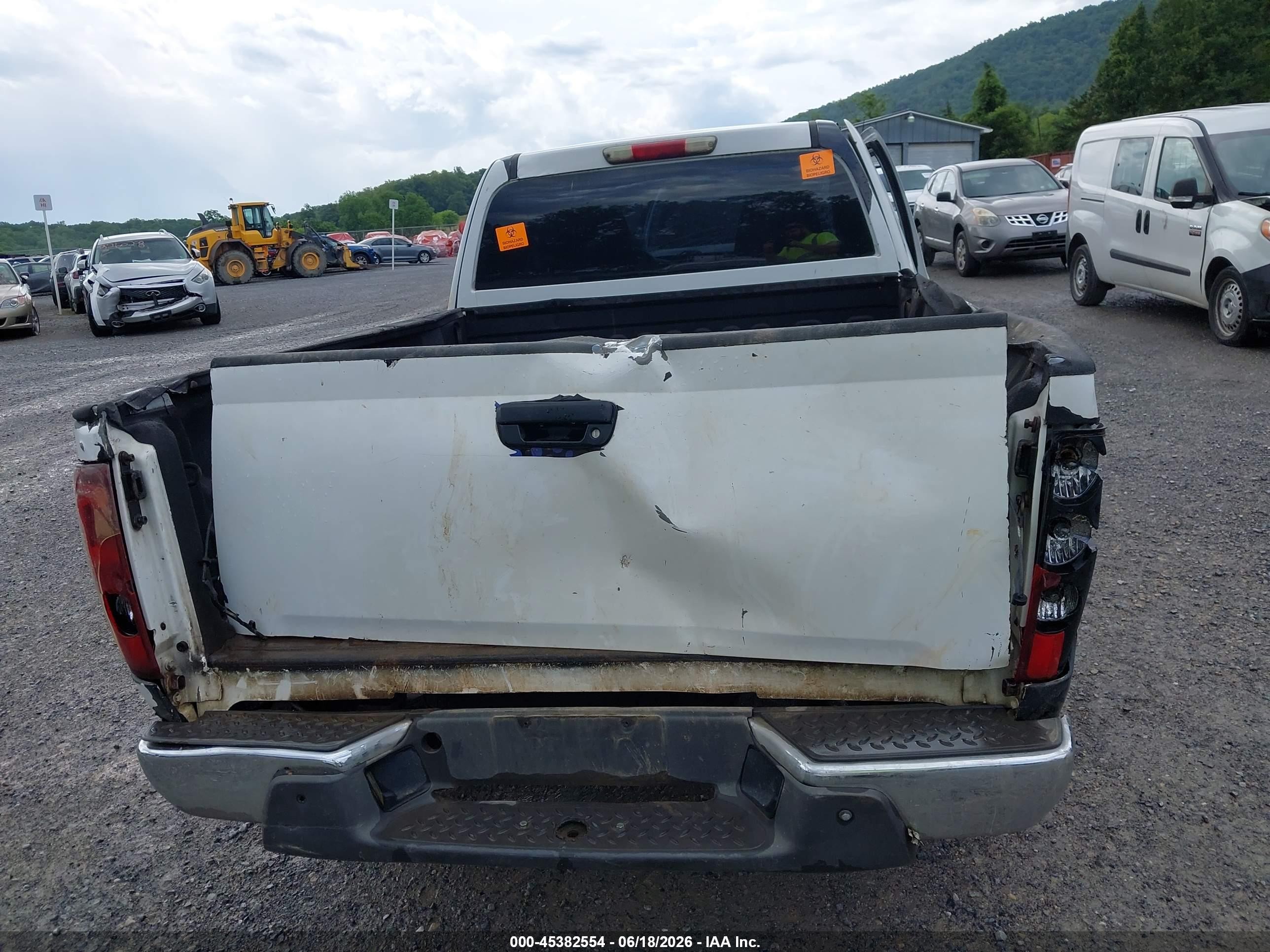 2006 Chevrolet Colorado Work Truck White vin: 1GCDT196268216514