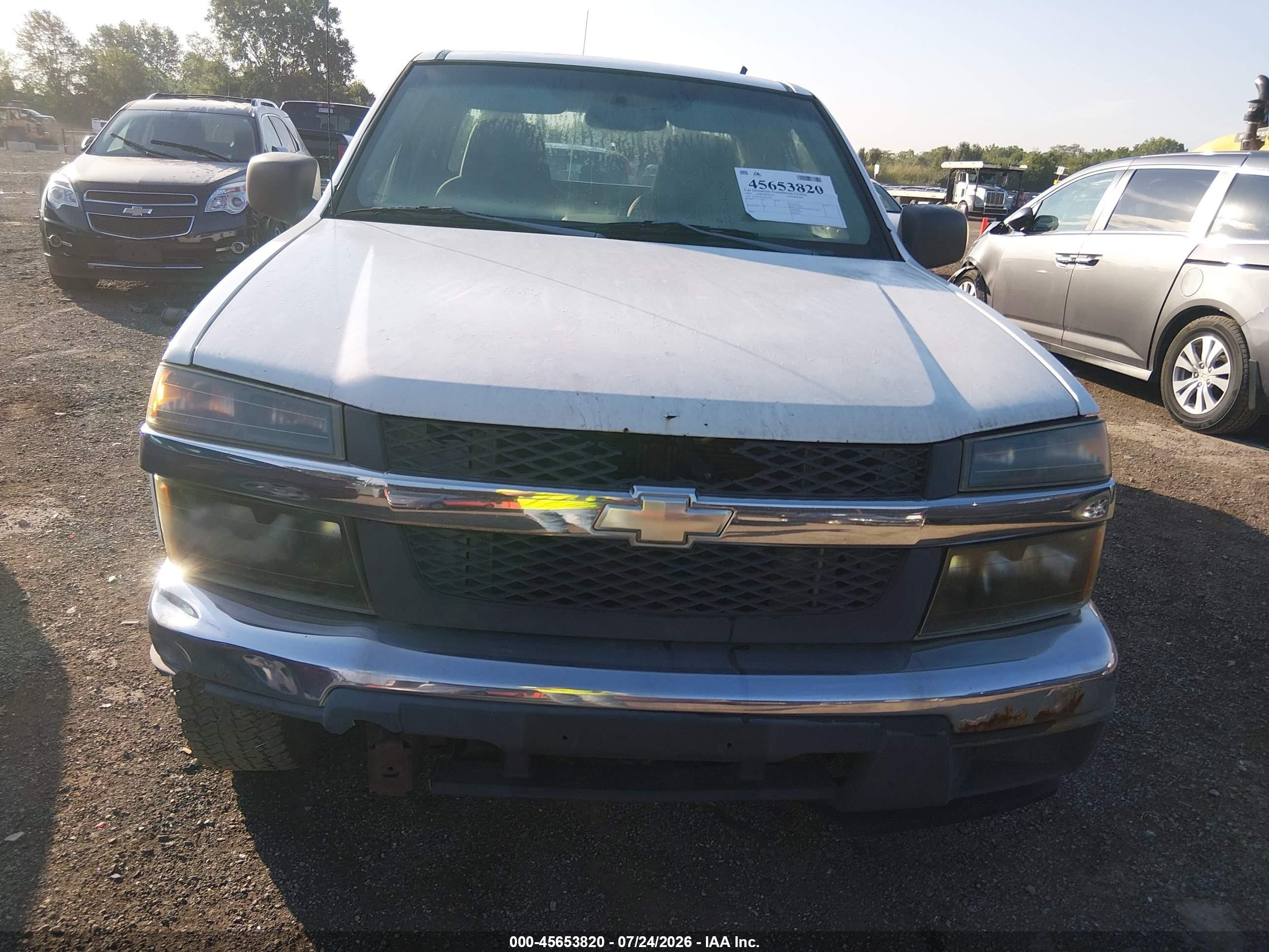 2004 Chevrolet Colorado   White vin: 1GCDT196348212064