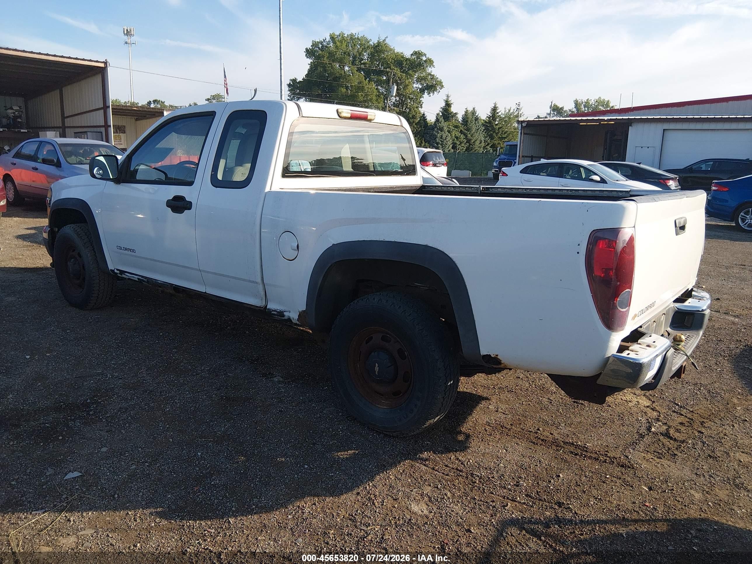 2004 Chevrolet Colorado   White vin: 1GCDT196348212064