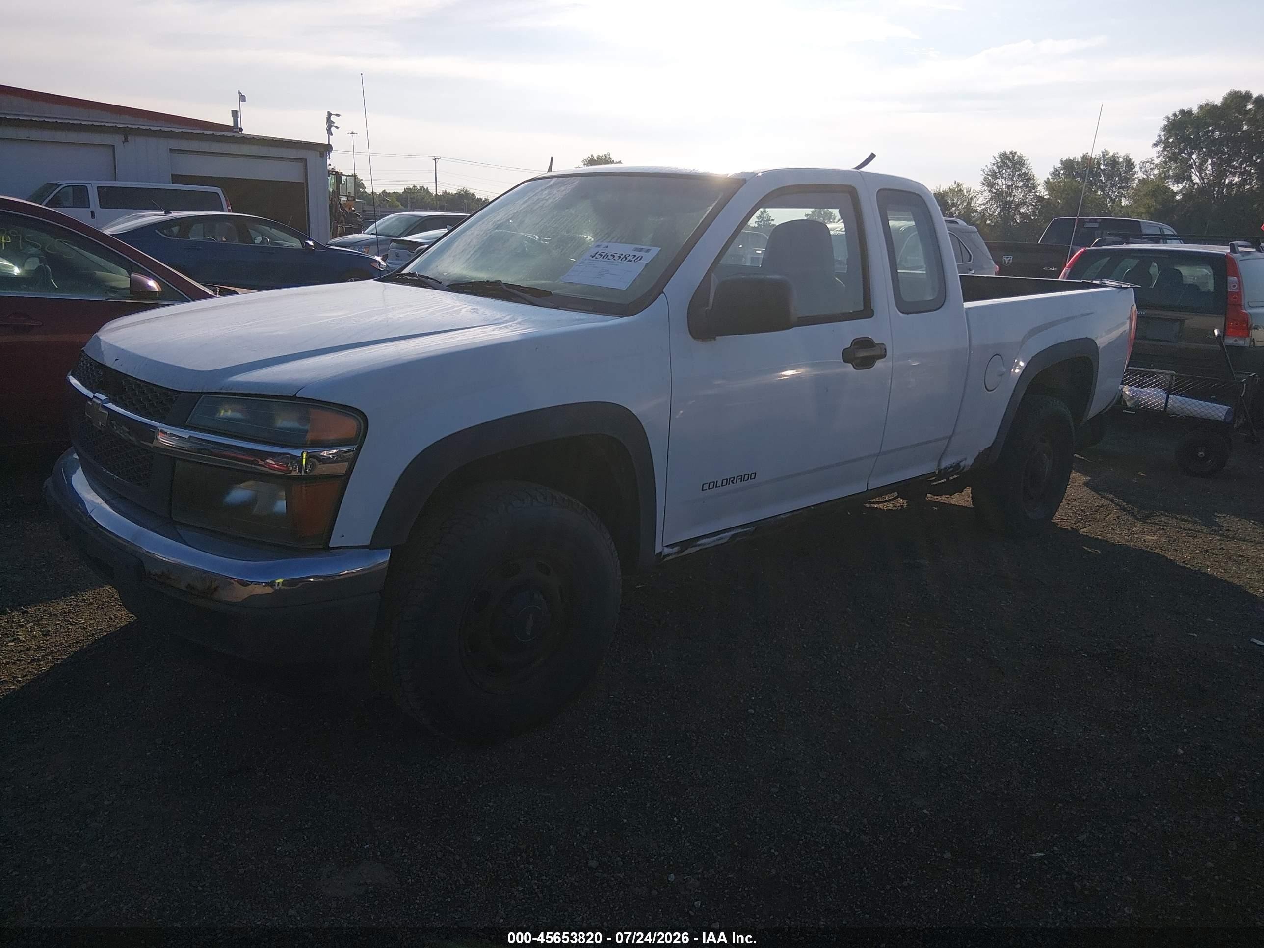 2004 Chevrolet Colorado   White vin: 1GCDT196348212064