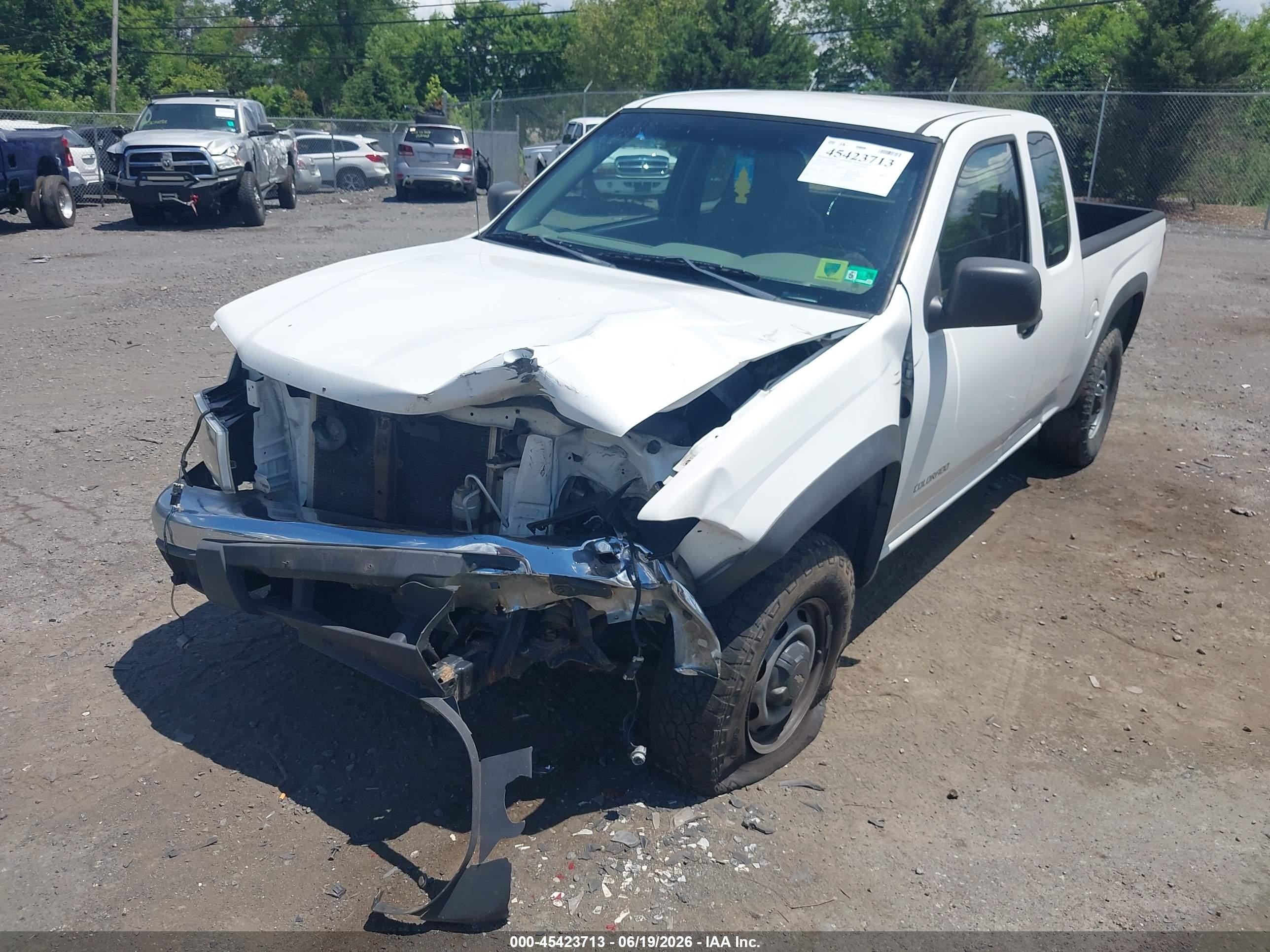 2005 Chevrolet Colorado   White vin: 1GCDT196358163398