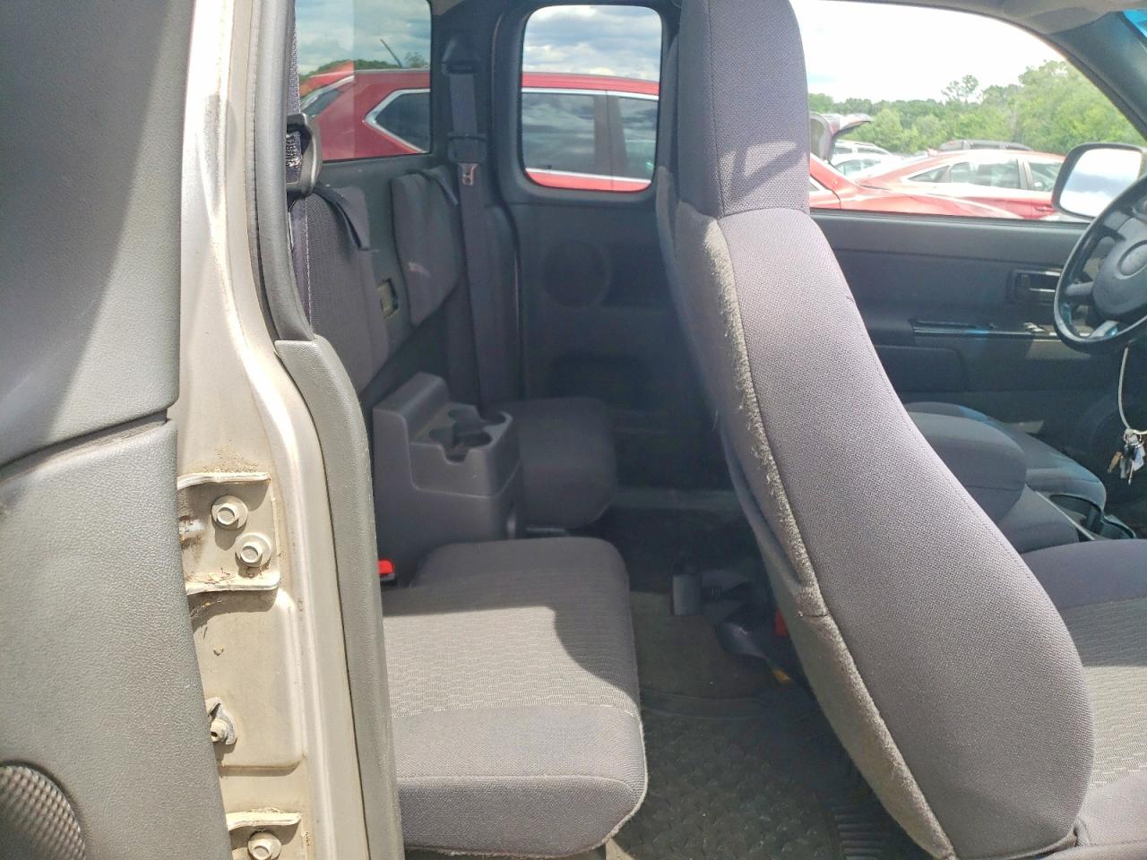 2006 Chevrolet Colorado Silver vin: 1GCDT196868300949