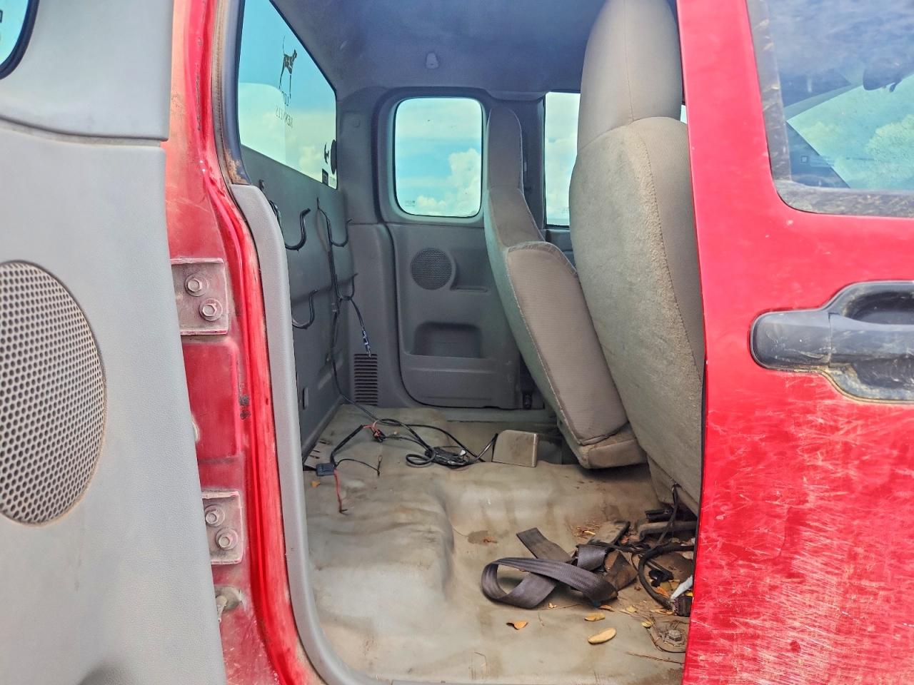 2005 Chevrolet Colorado Red vin: 1GCDT196958228450