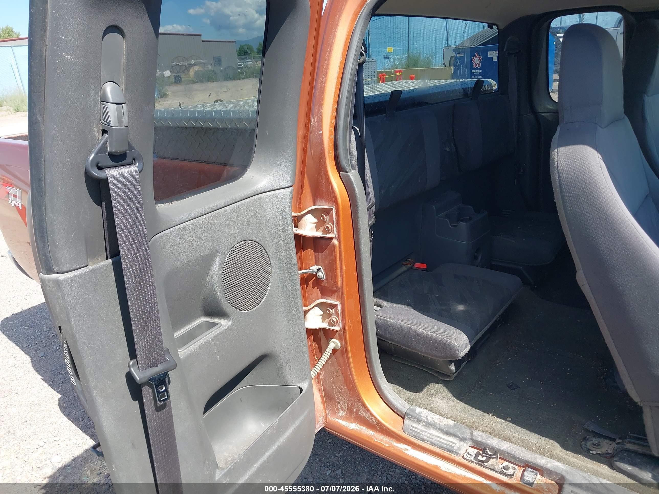 2005 Chevrolet Colorado Ls Orange vin: 1GCDT196X58109158