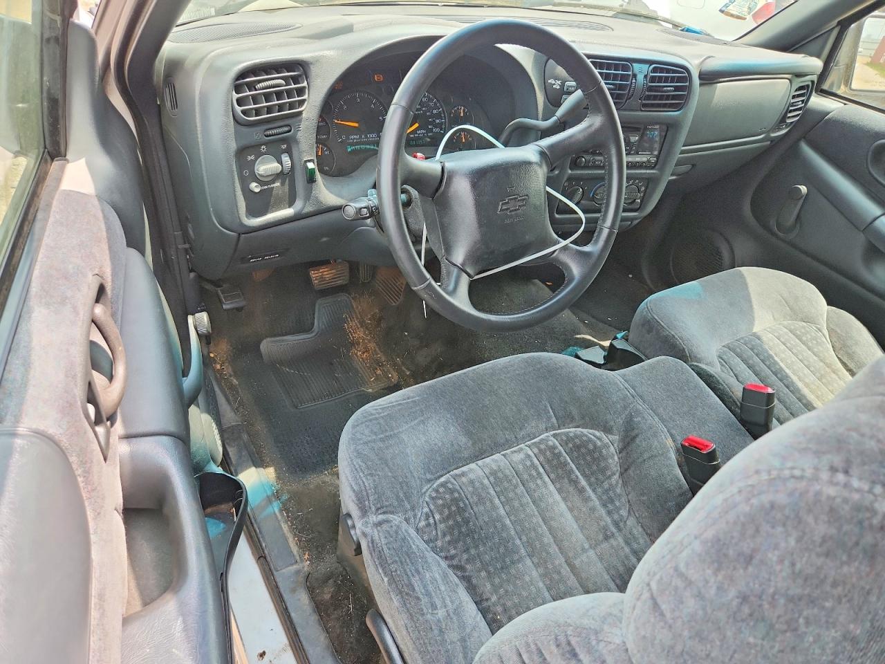 2001 Chevrolet S Truck S10 White vin: 1GCDT19W018136444