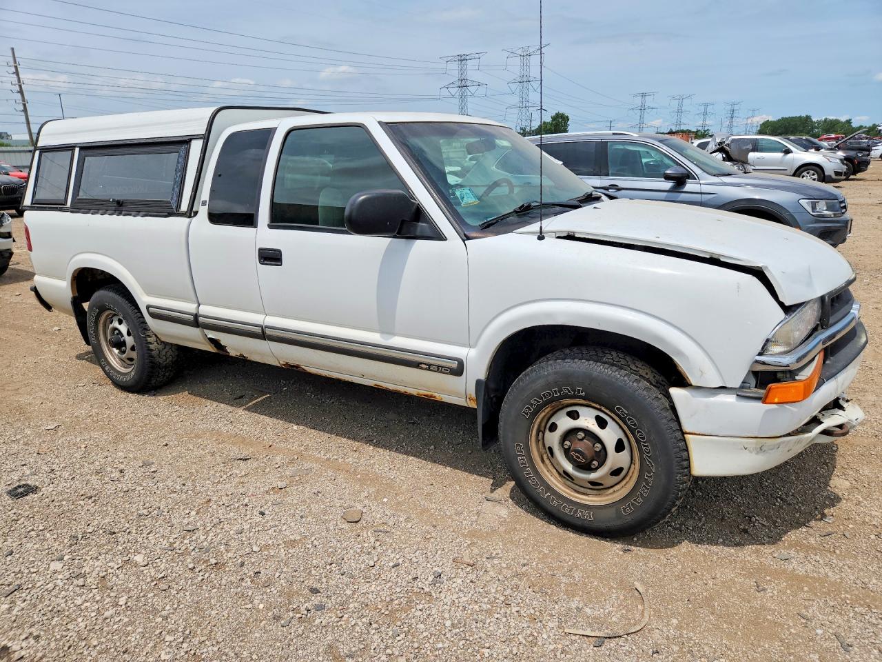 2001 Chevrolet S Truck S10 White vin: 1GCDT19W018136444