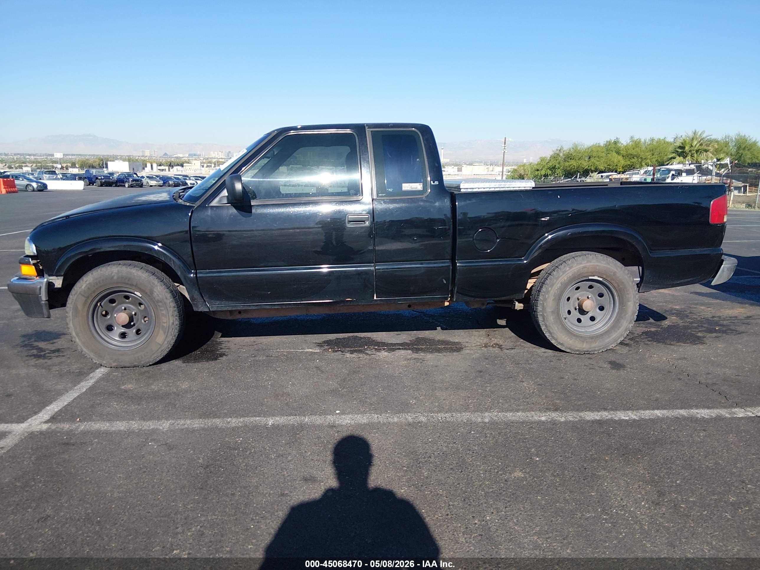 2001 Chevrolet S-10 Ls Black vin: 1GCDT19W018223051