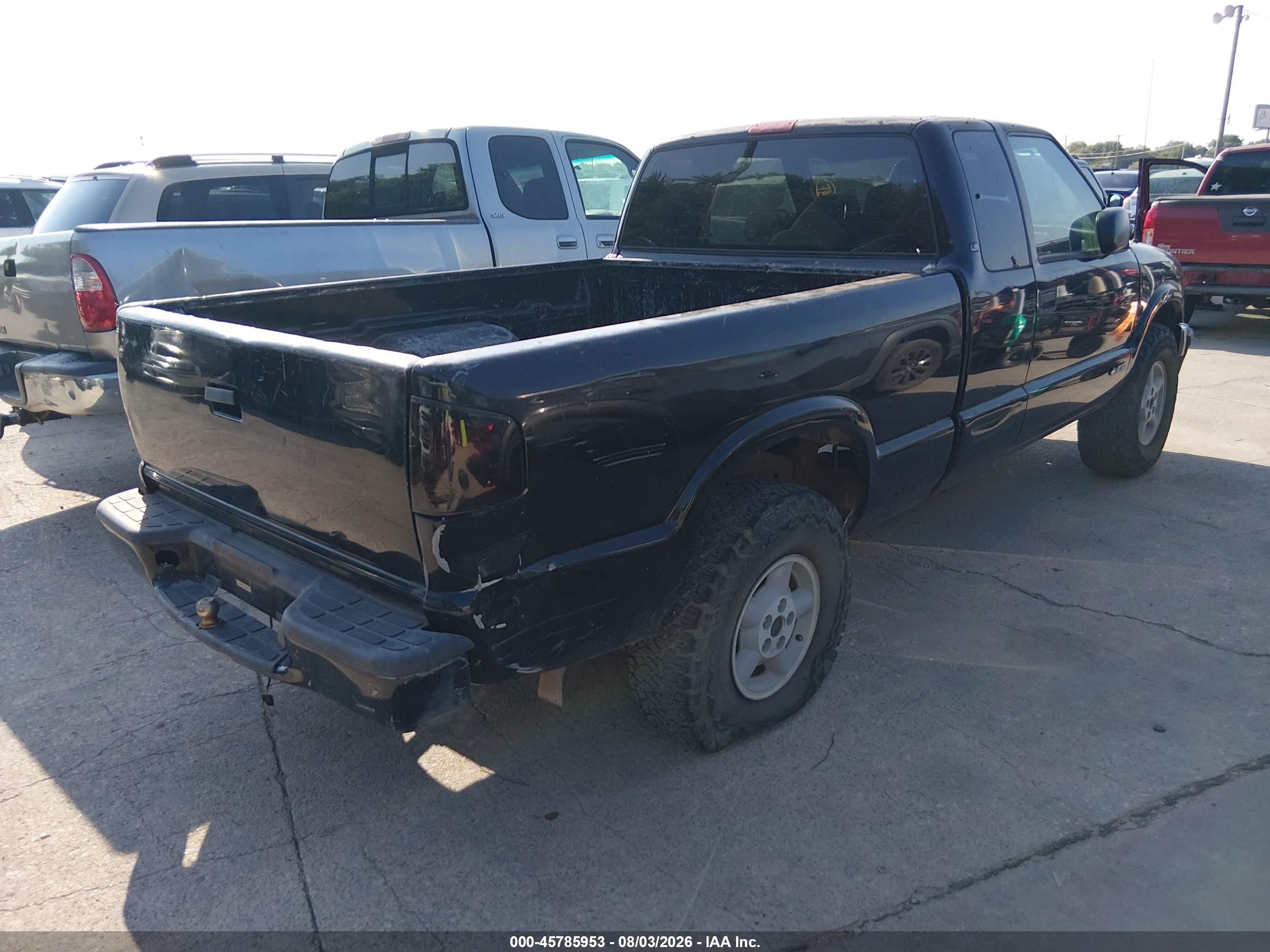 2000 Chevrolet S-10 Ls Черный vin: 1GCDT19W0Y8172693