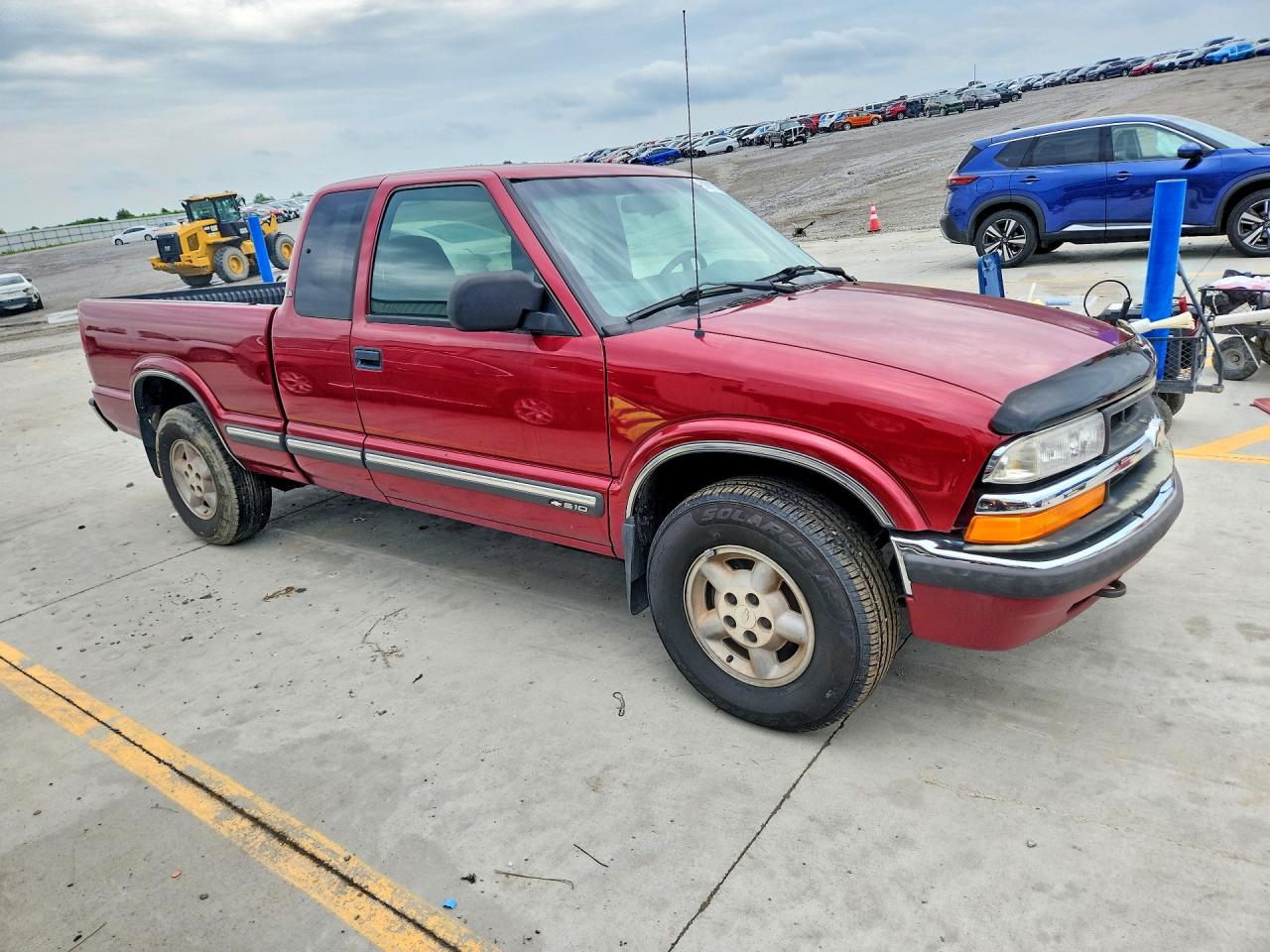 2001 Chevrolet S Truck S10 Red vin: 1GCDT19W218112579