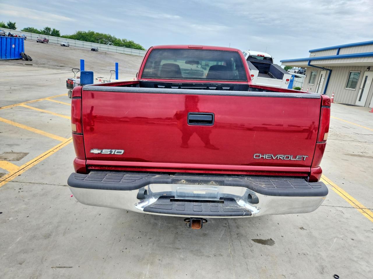2001 Chevrolet S Truck S10 Red vin: 1GCDT19W218112579