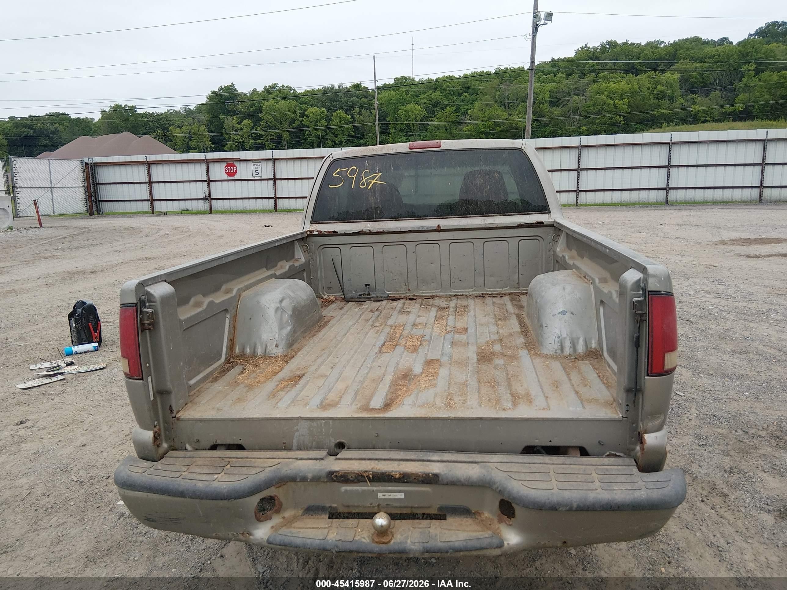 2001 Chevrolet S-10 Ls Золотой vin: 1GCDT19W318159040
