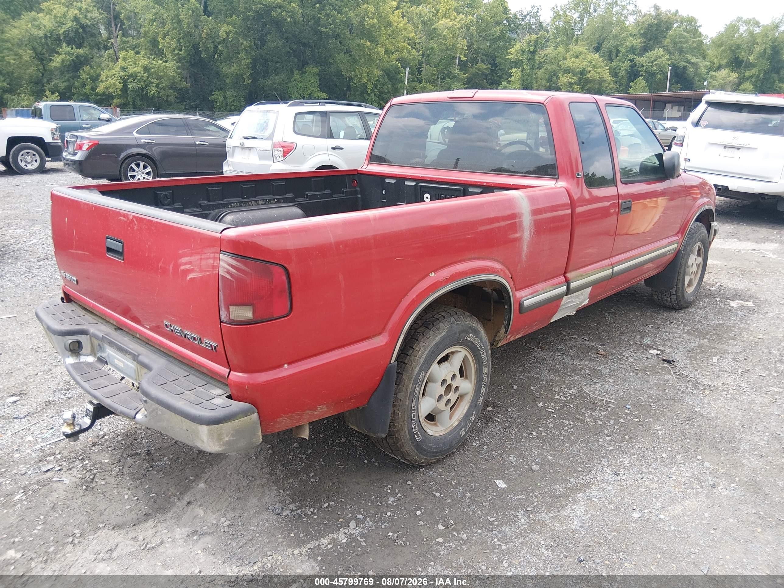 2001 Chevrolet S-10 Ls Red vin: 1GCDT19W318213792