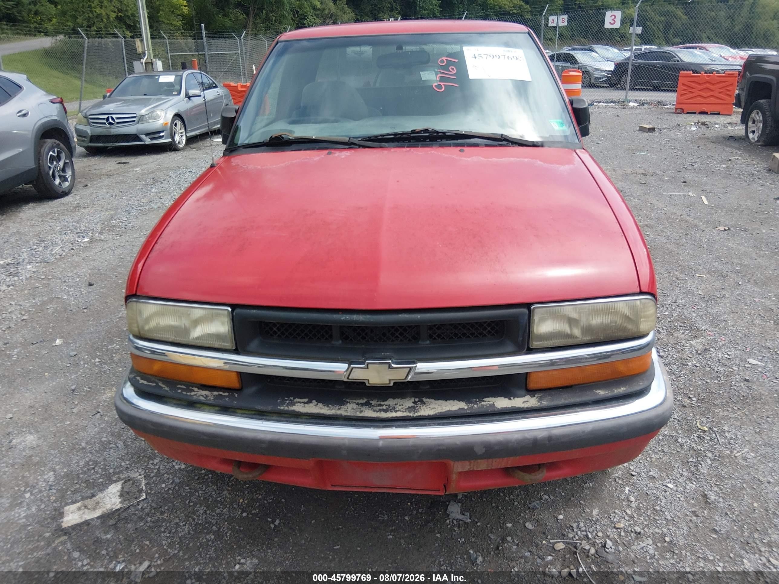 2001 Chevrolet S-10 Ls Red vin: 1GCDT19W318213792