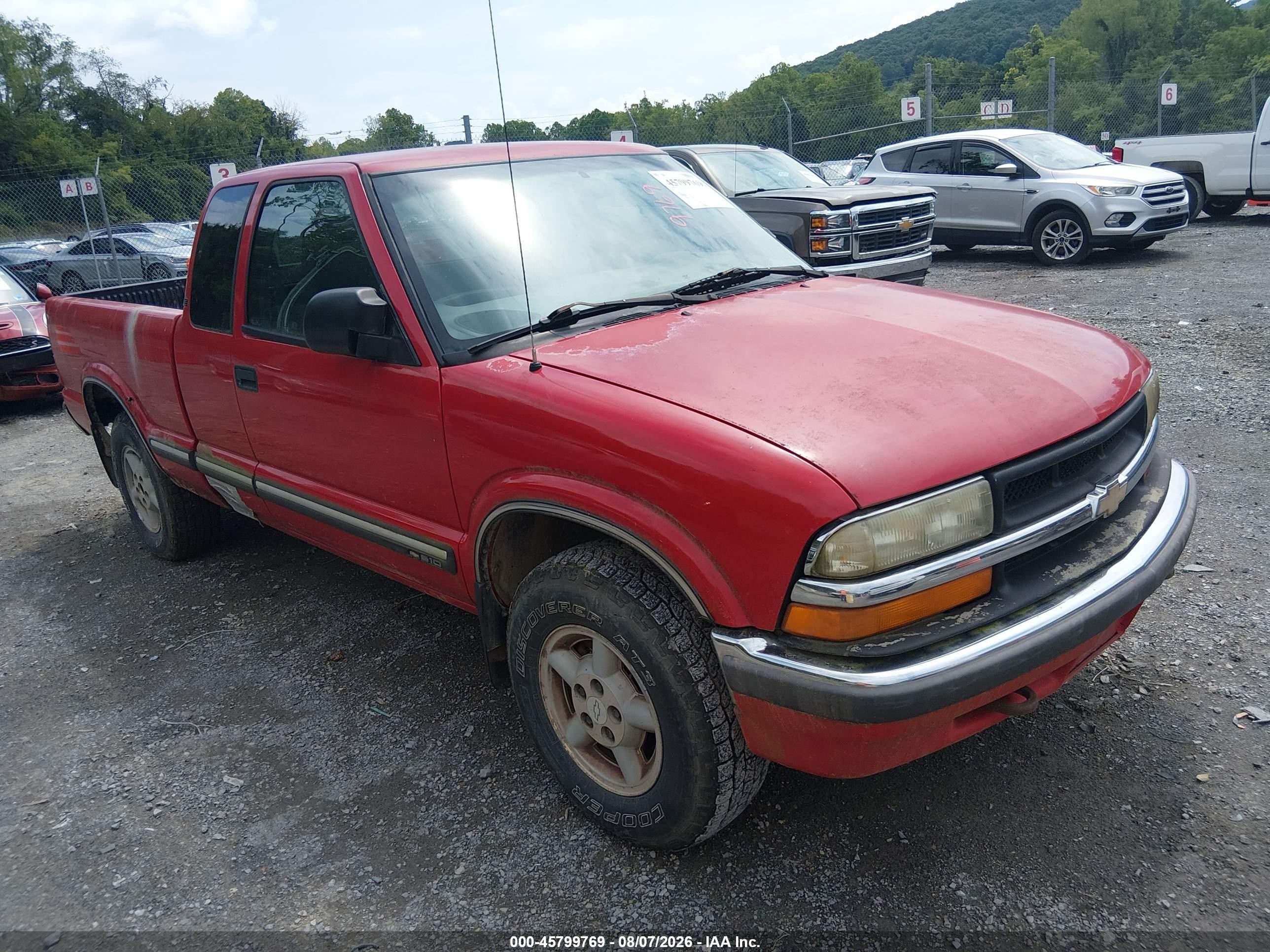 2001 Chevrolet S-10 Ls Красный vin: 1GCDT19W318213792