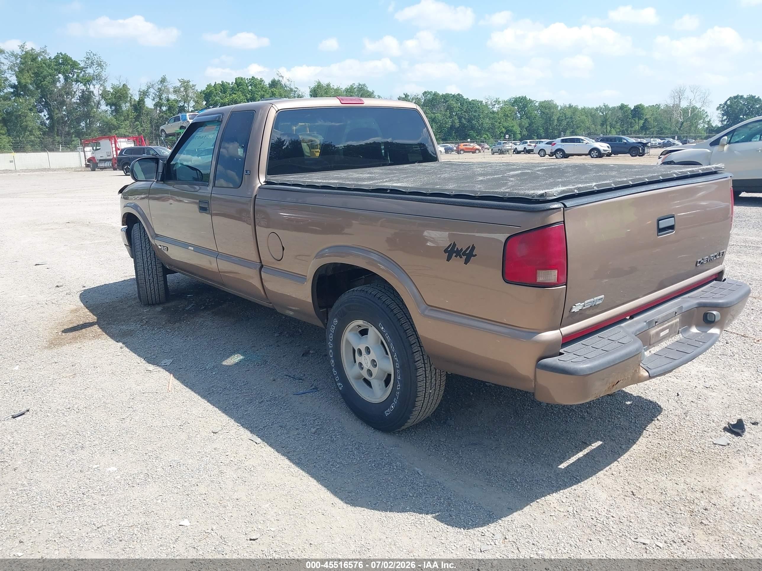 2002 Chevrolet S-10 Ls Коричневый vin: 1GCDT19W428116666