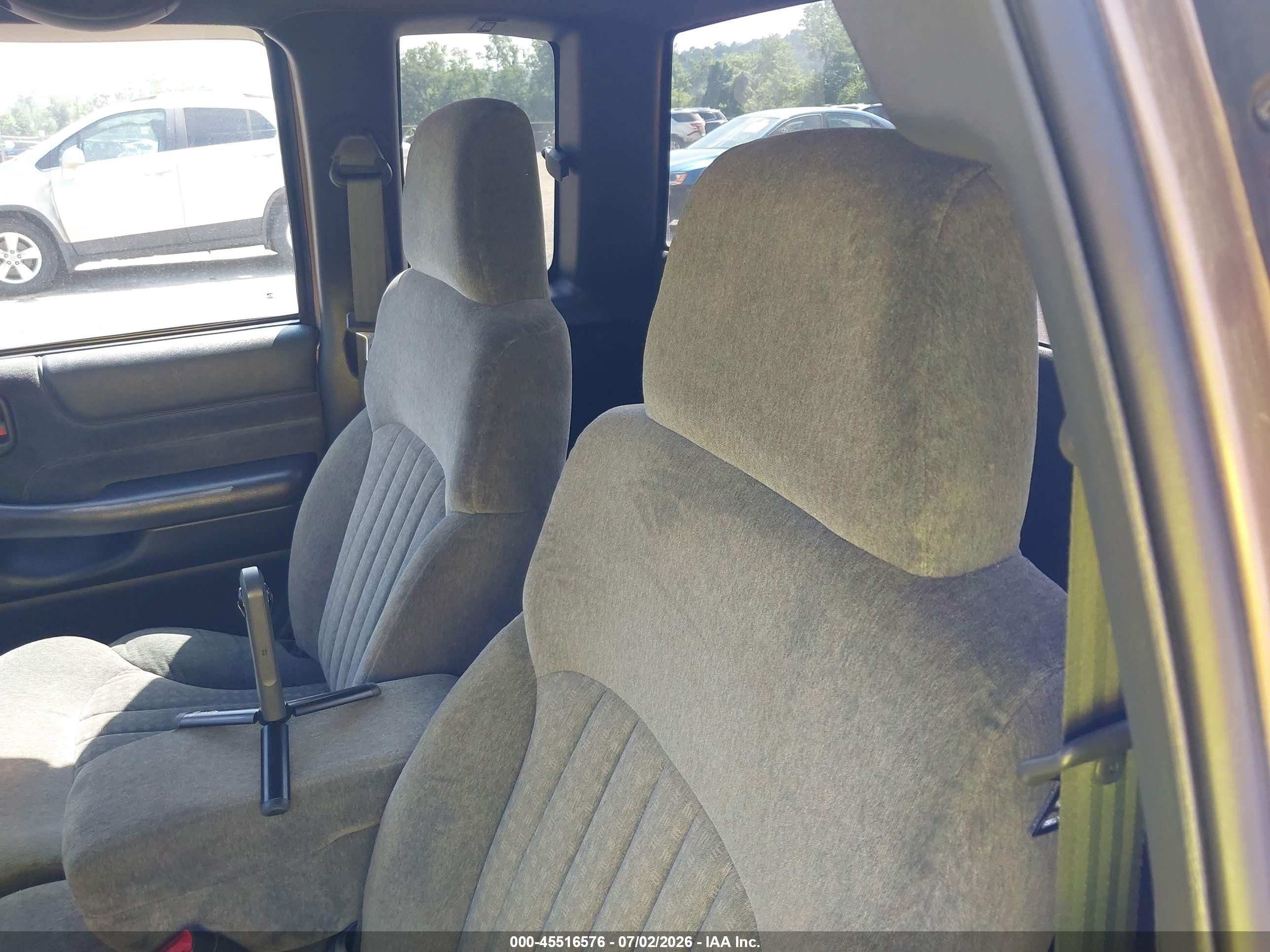 2002 Chevrolet S-10 Ls Коричневый vin: 1GCDT19W428116666