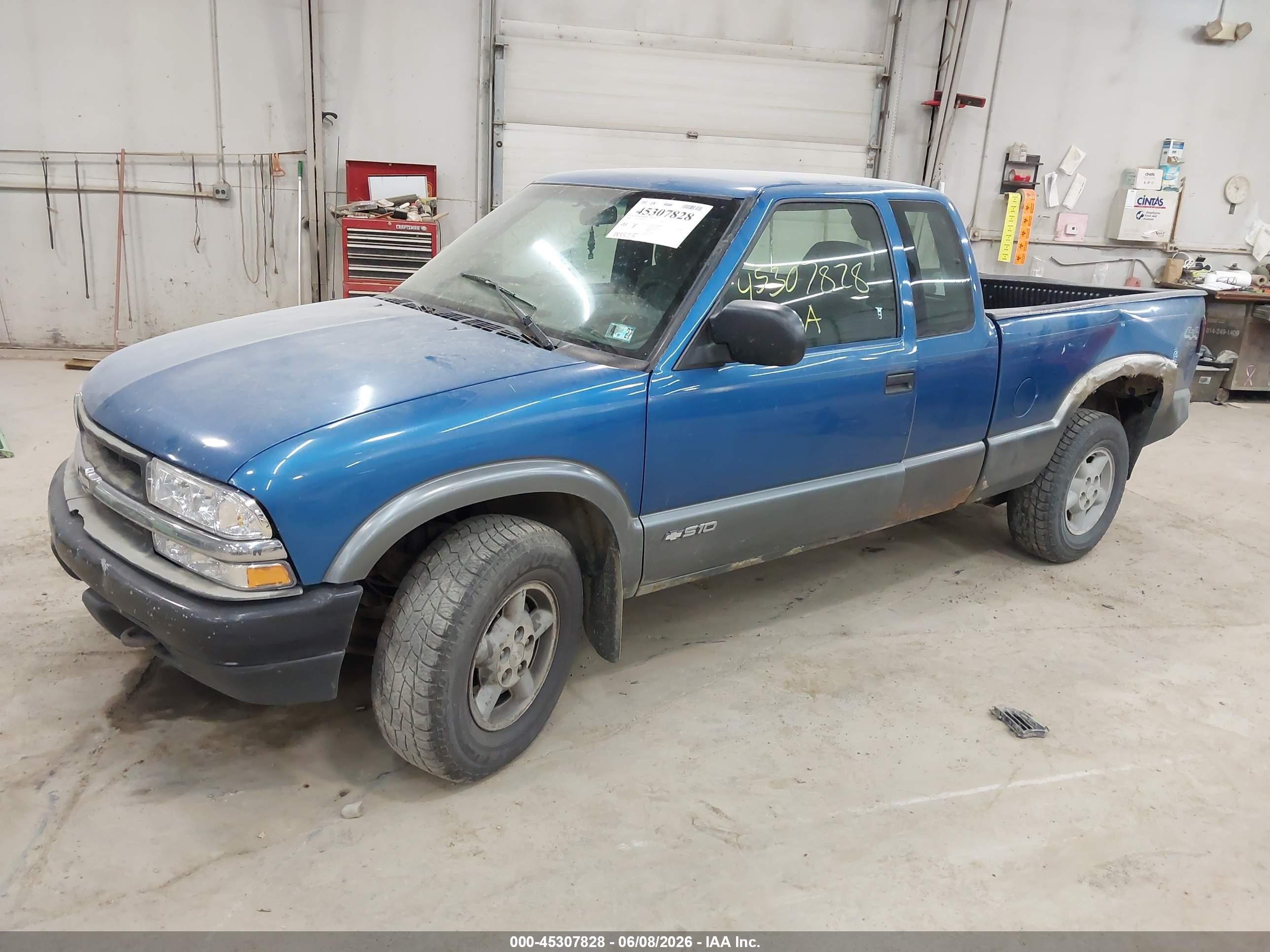 2002 Chevrolet S-10   Blue vin: 1GCDT19W528173538
