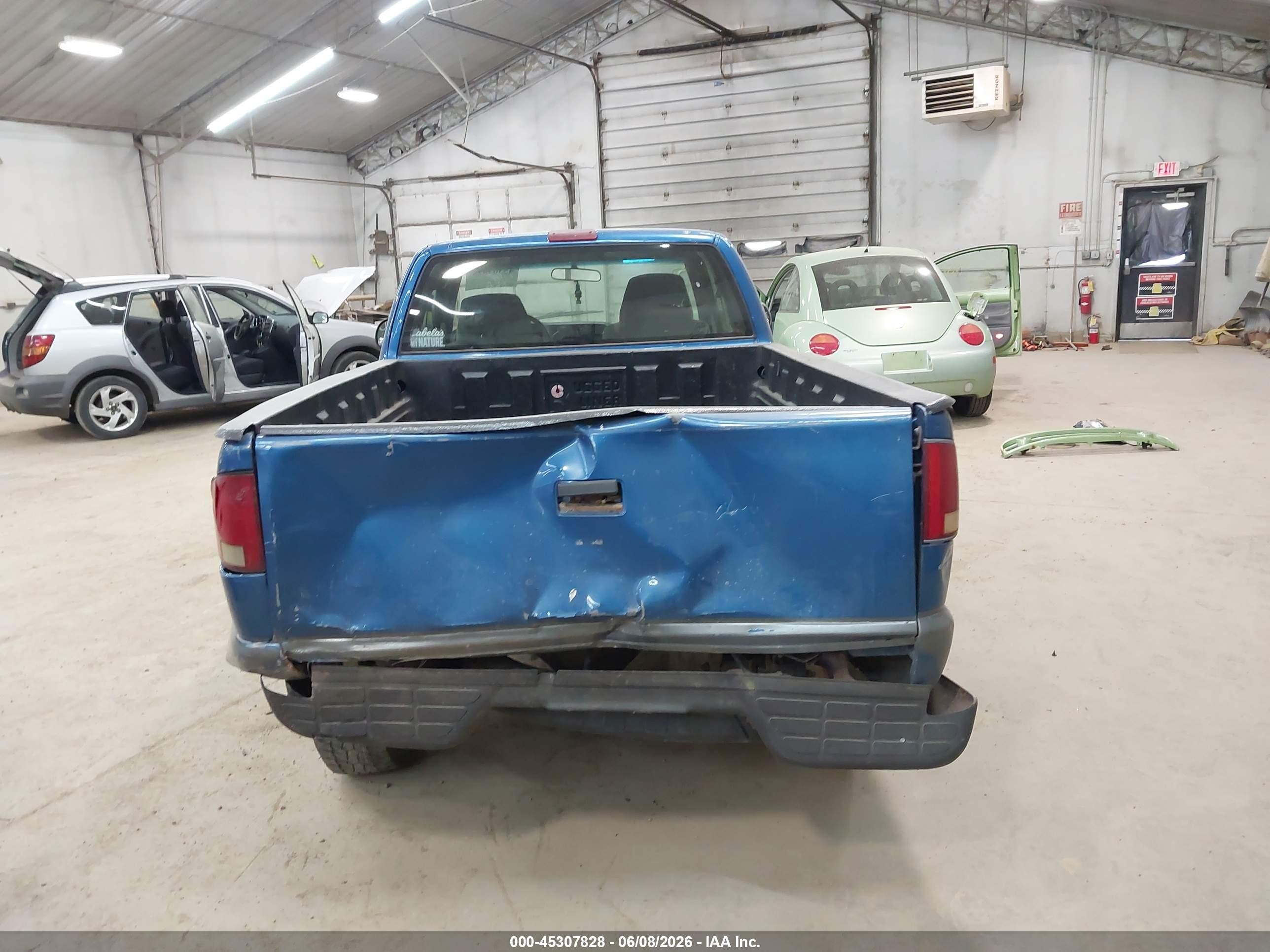 2002 Chevrolet S-10   Blue vin: 1GCDT19W528173538