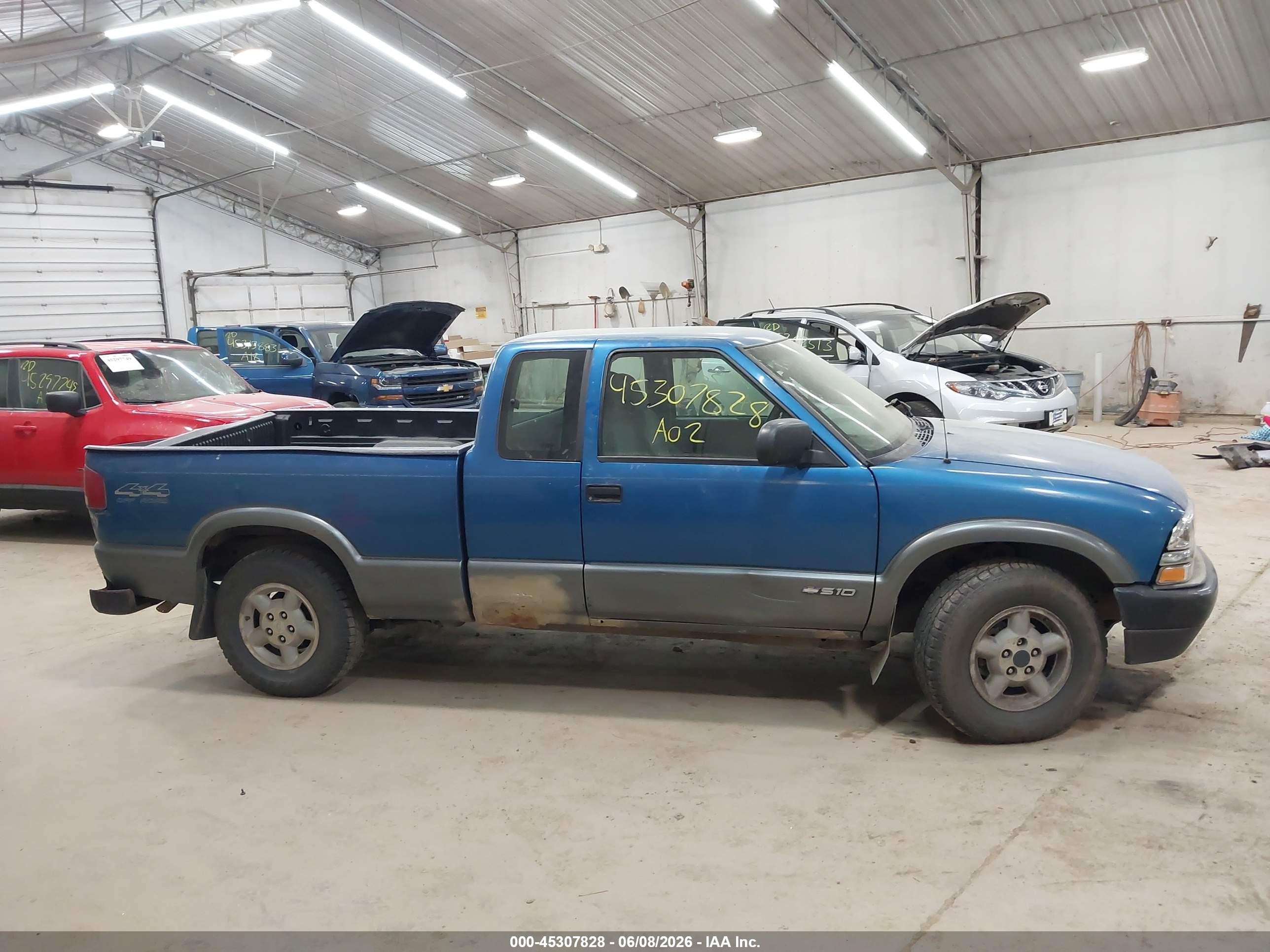2002 Chevrolet S-10   Blue vin: 1GCDT19W528173538
