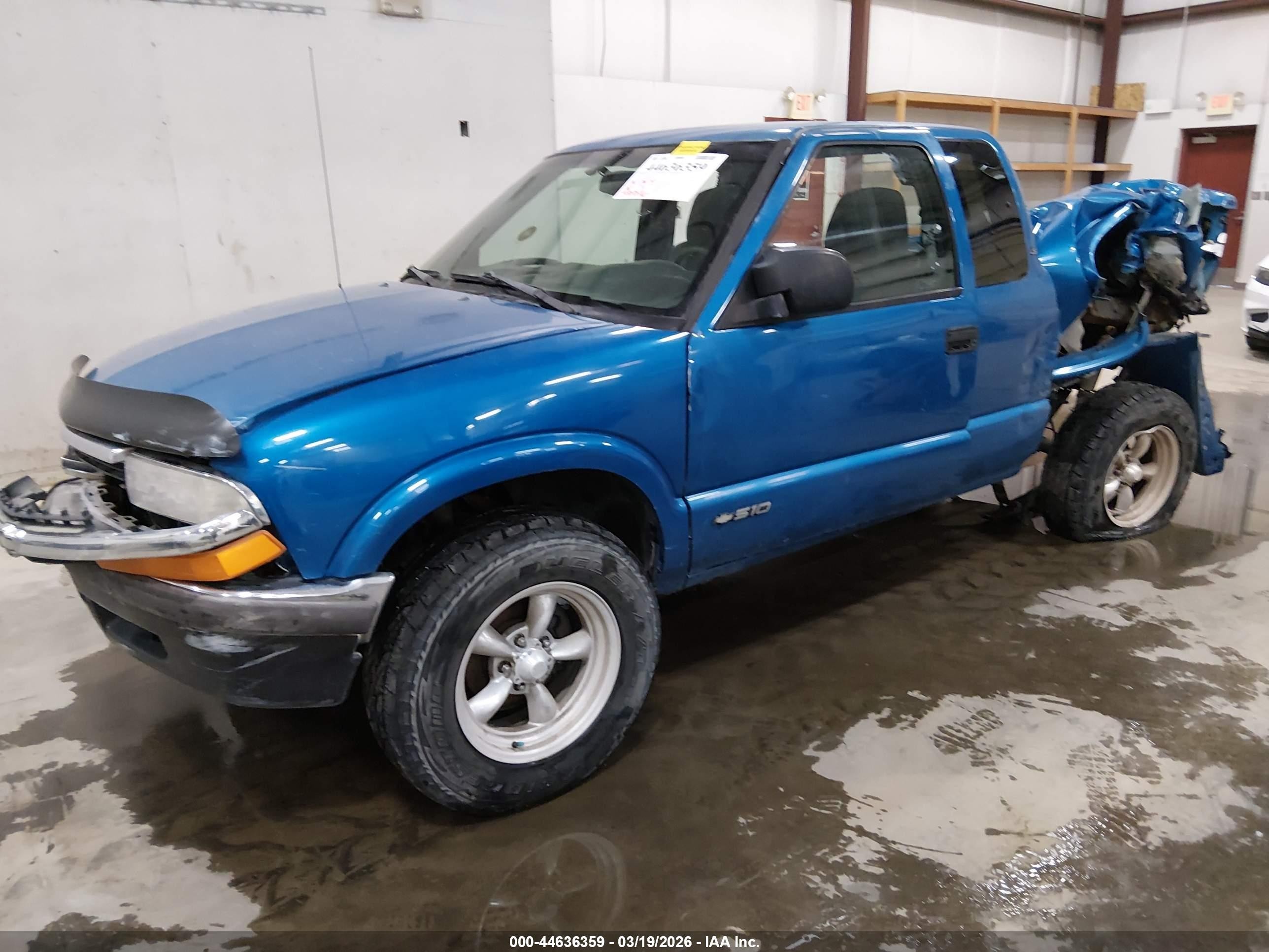 2000 Chevrolet S-10 Ls Blue vin: 1GCDT19W5Y8204182
