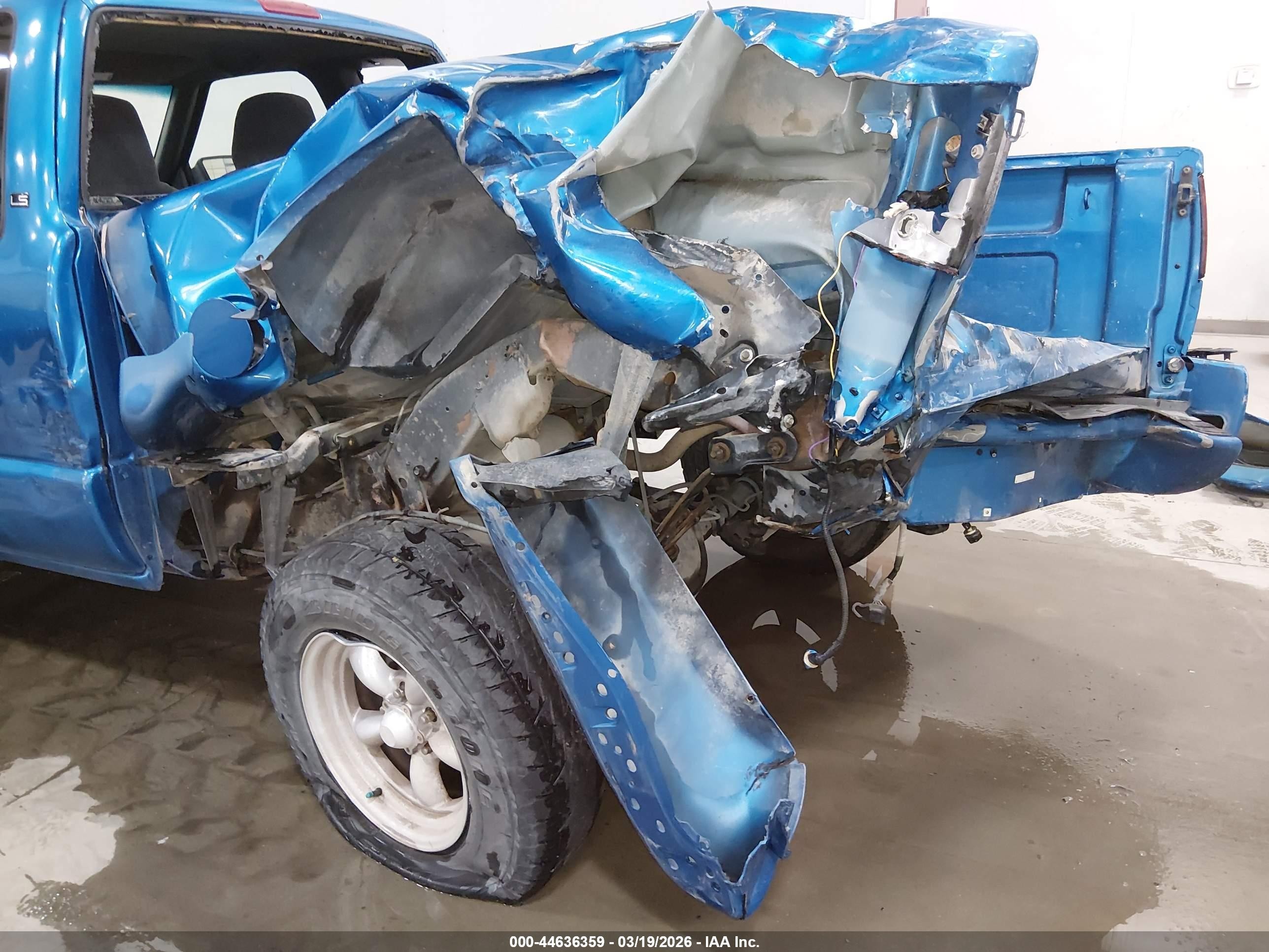 2000 Chevrolet S-10 Ls Blue vin: 1GCDT19W5Y8204182