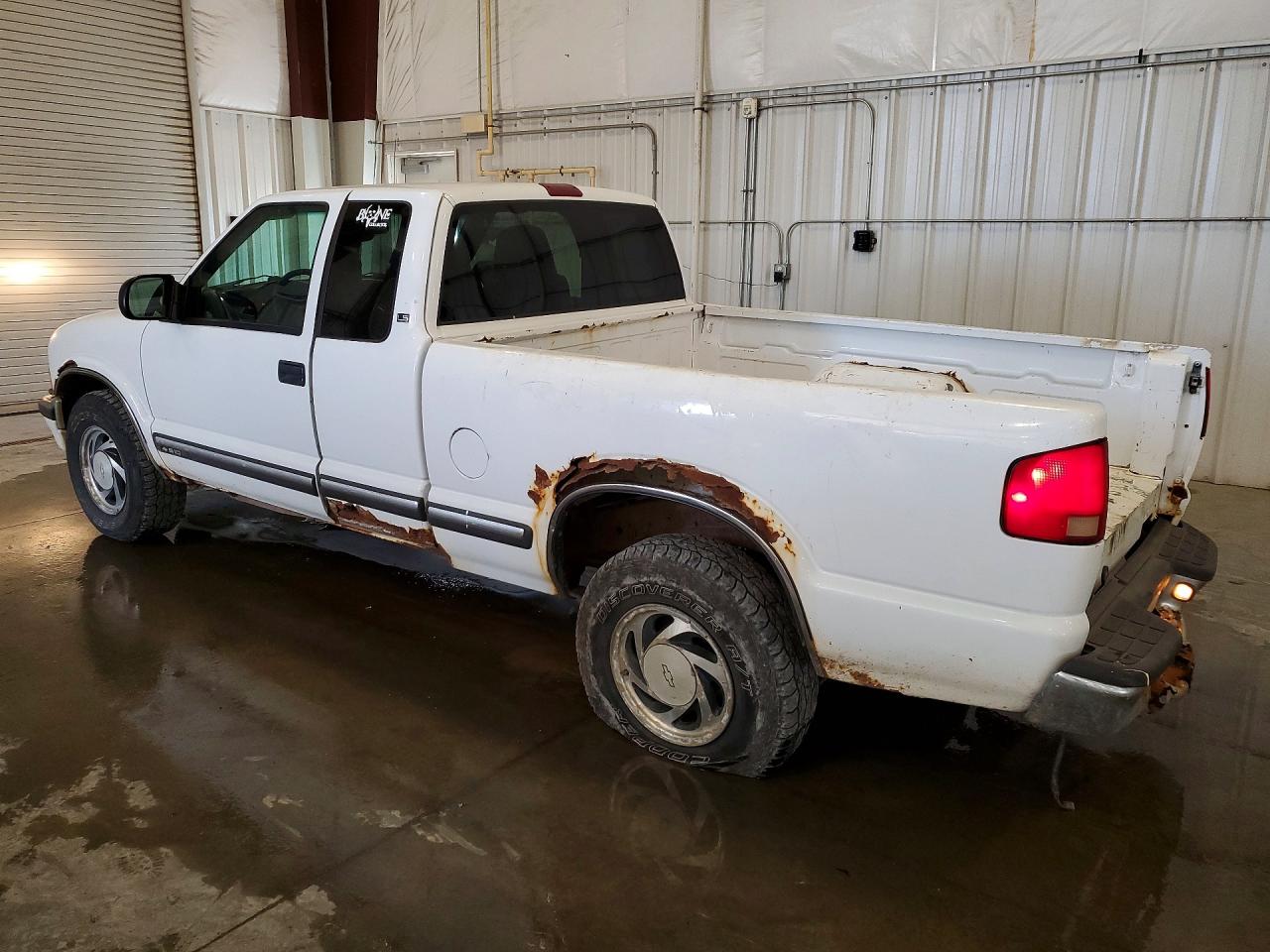 2001 Chevrolet S Truck S10 White vin: 1GCDT19W618182599