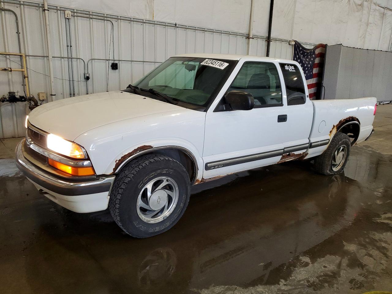 2001 Chevrolet S Truck S10 White vin: 1GCDT19W618182599