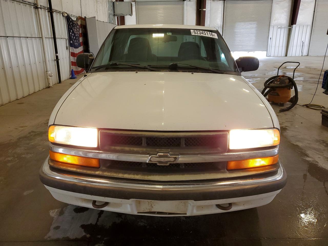 2001 Chevrolet S Truck S10 White vin: 1GCDT19W618182599