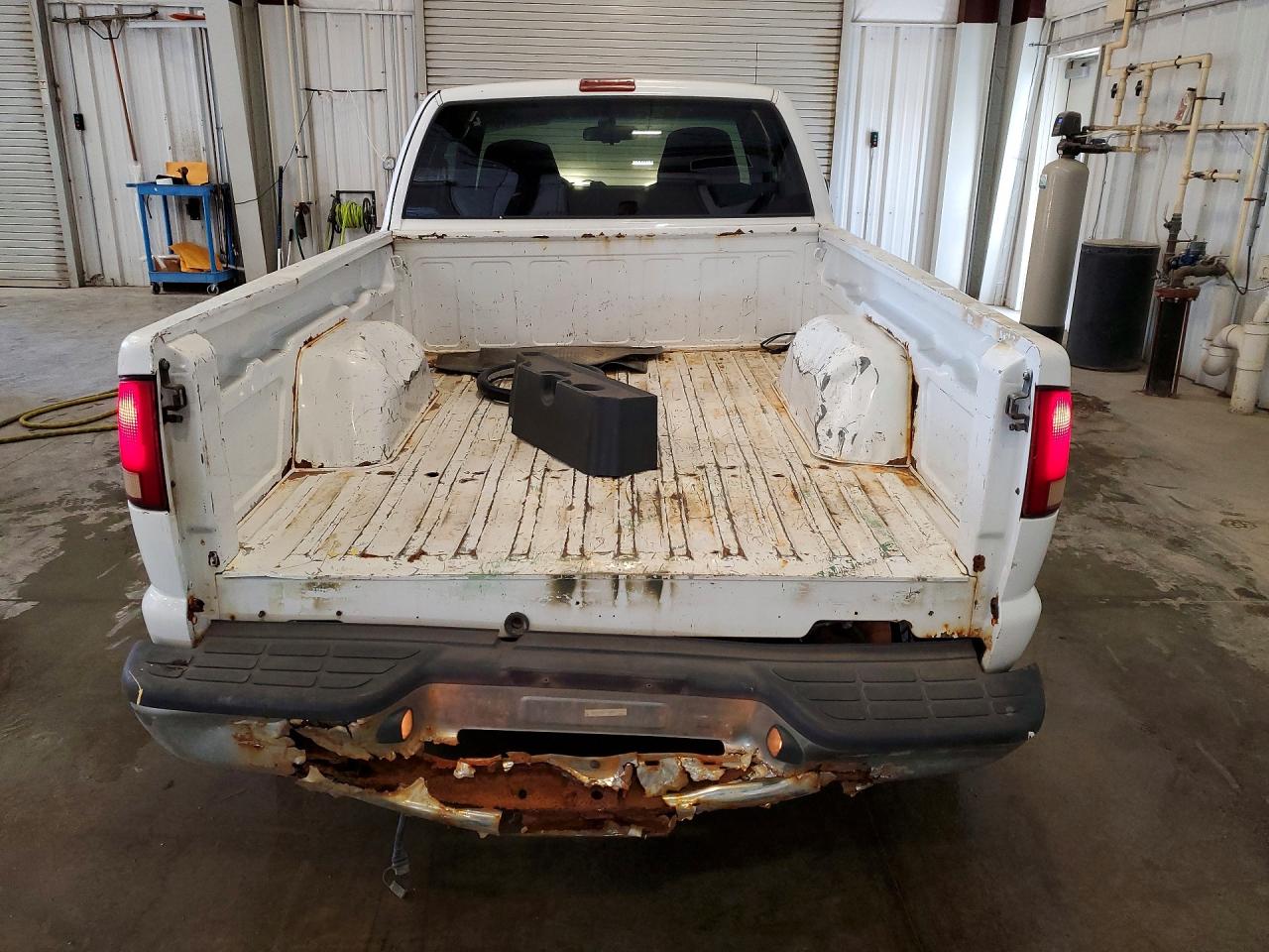2001 Chevrolet S Truck S10 White vin: 1GCDT19W618182599
