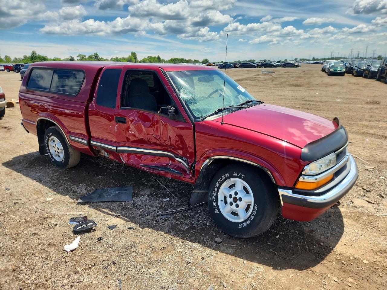 2001 Chevrolet S Truck S10 Red vin: 1GCDT19W618248679