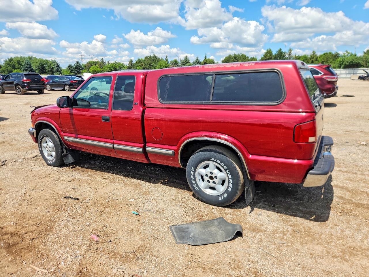 2001 Chevrolet S Truck S10 Red vin: 1GCDT19W618248679