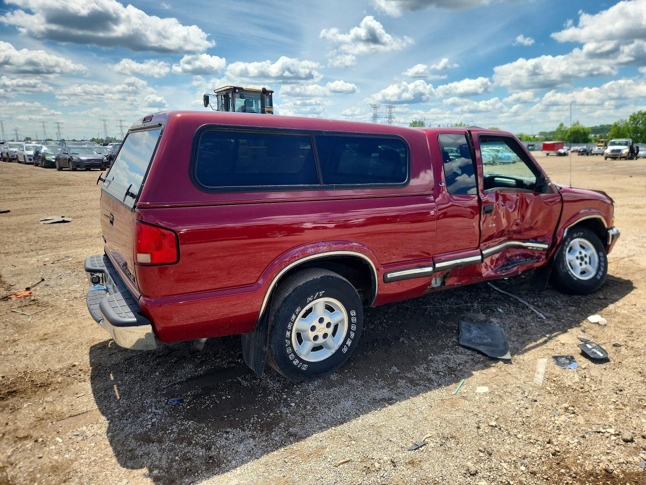 2001 Chevrolet S Truck S10 Red vin: 1GCDT19W618248679