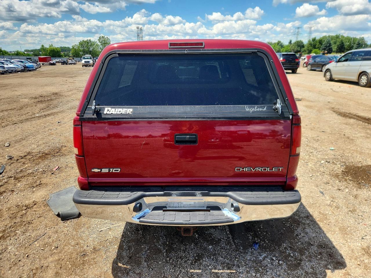 2001 Chevrolet S Truck S10 Red vin: 1GCDT19W618248679
