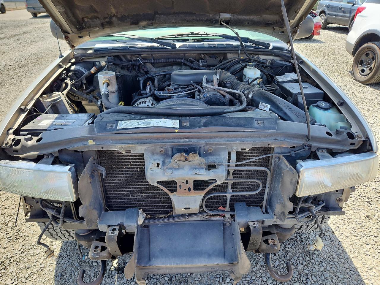 2002 Chevrolet S Truck S10 Silver vin: 1GCDT19W628263748