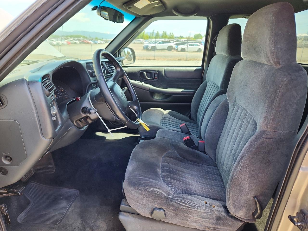 2002 Chevrolet S Truck S10 Silver vin: 1GCDT19W628263748