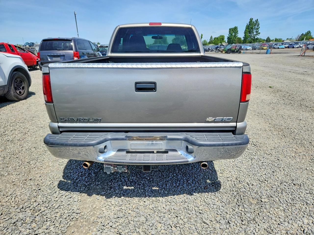 2002 Chevrolet S Truck S10 Silver vin: 1GCDT19W628263748