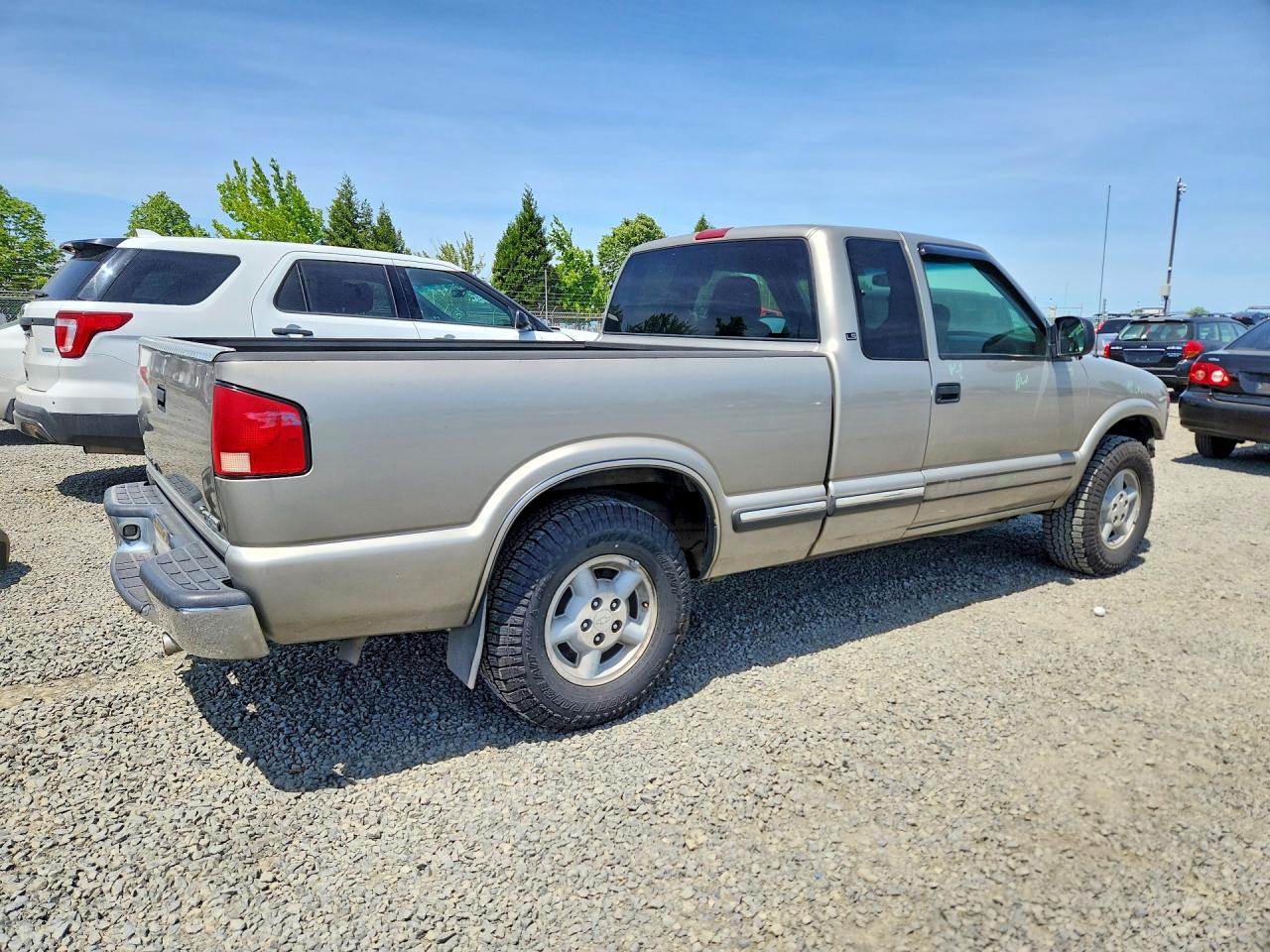 2002 Chevrolet S Truck S10 Silver vin: 1GCDT19W628263748
