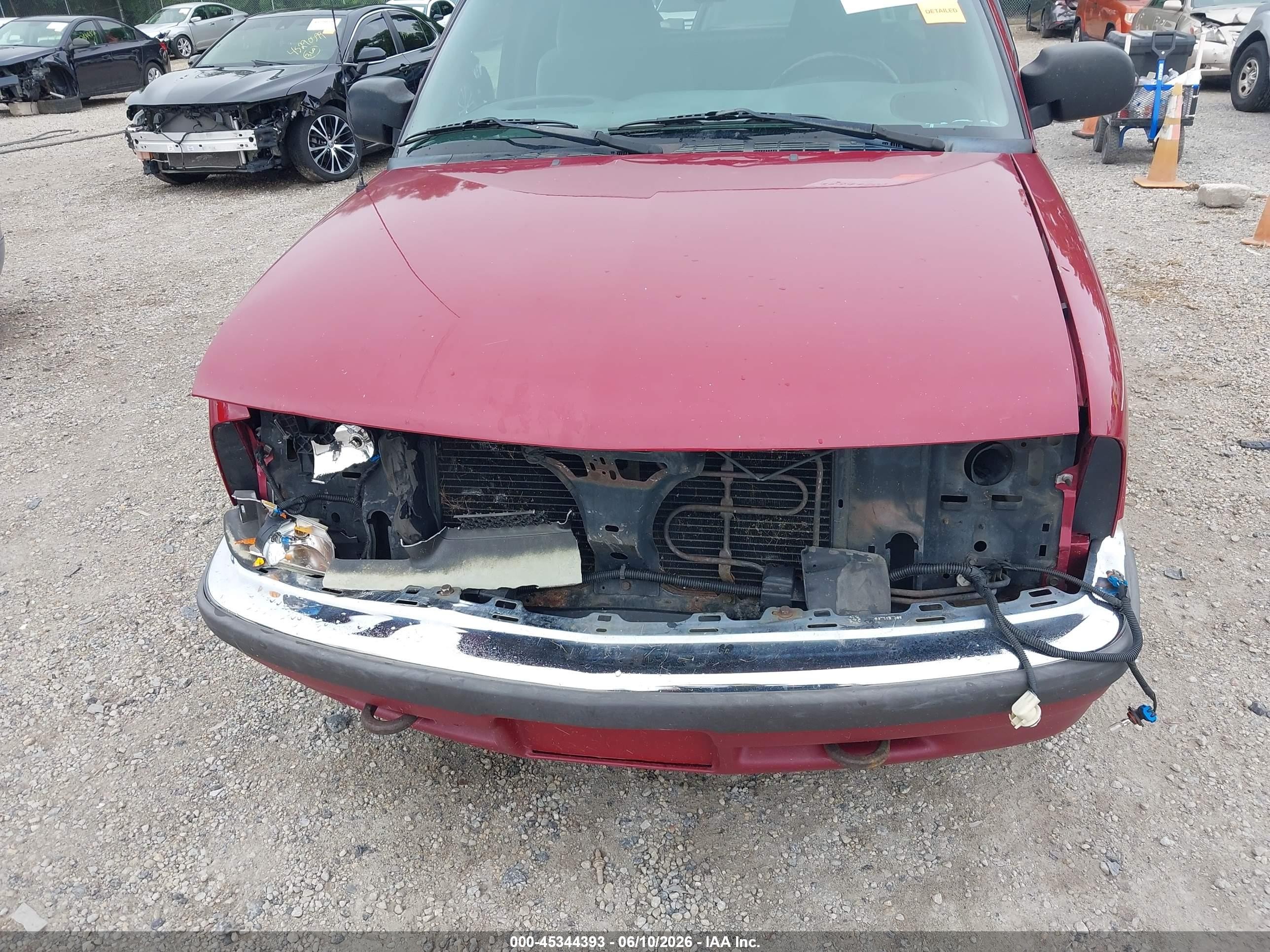 2001 Chevrolet S-10 Ls Red vin: 1GCDT19WX18173582